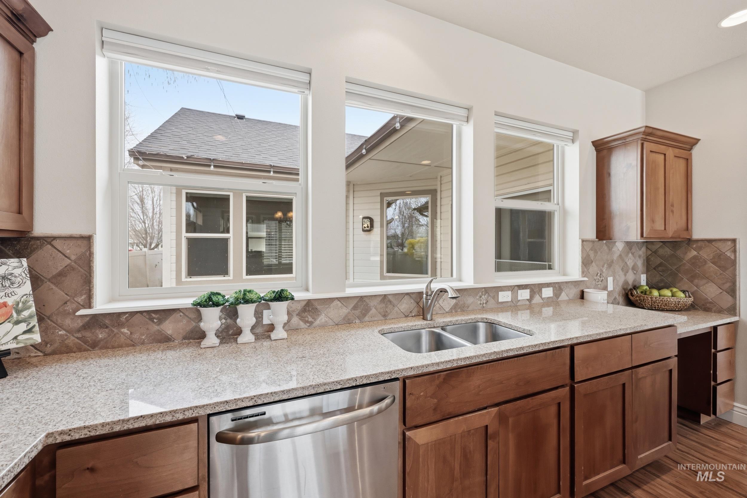 816 E Tallinn St, Meridian, Idaho 83646, 2 Bedrooms, 2 Bathrooms, Residential For Sale, Price $479,000, 98980149