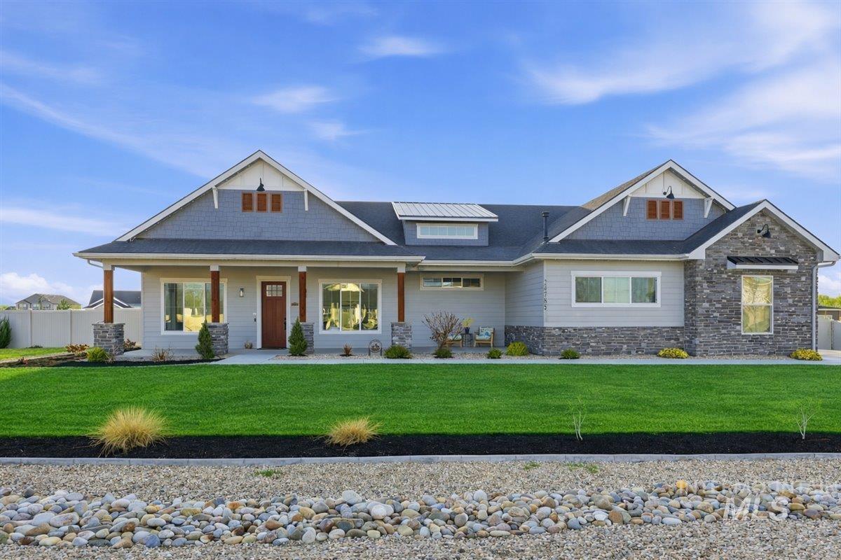 24785 Sienna Glenn St., Middleton, Idaho 83644, 3 Bedrooms, 2.5 Bathrooms, Residential For Sale, Price $879,900,MLS 98980150