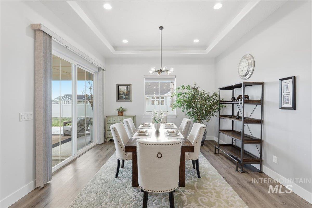 24785 Sienna Glenn St., Middleton, Idaho 83644, 3 Bedrooms, 2.5 Bathrooms, Residential For Sale, Price $879,900,MLS 98980150