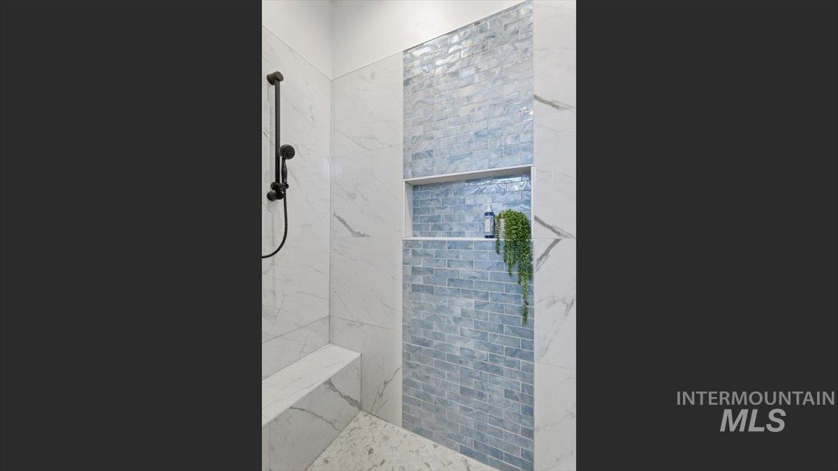 24785 Sienna Glenn St., Middleton, Idaho 83644, 3 Bedrooms, 2.5 Bathrooms, Residential For Sale, Price $879,900,MLS 98980150