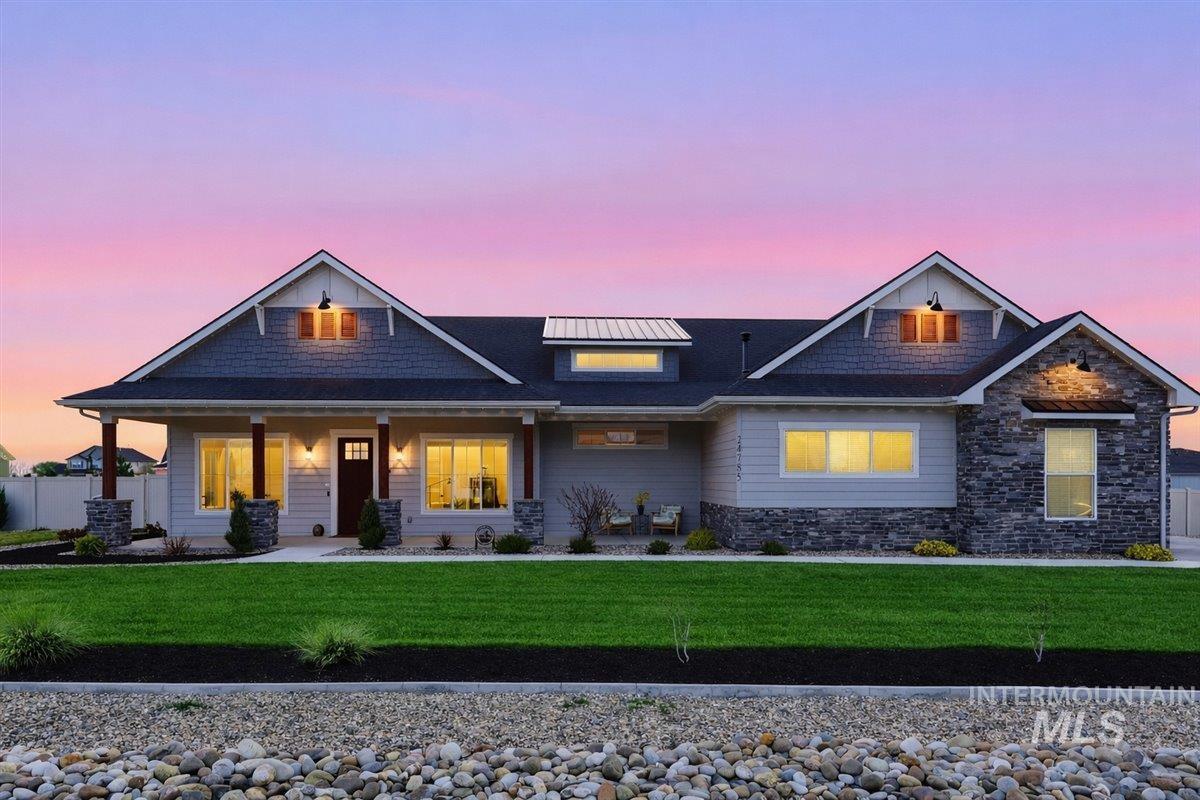 24785 Sienna Glenn St., Middleton, Idaho 83644, 3 Bedrooms, 2.5 Bathrooms, Residential For Sale, Price $879,900,MLS 98980150