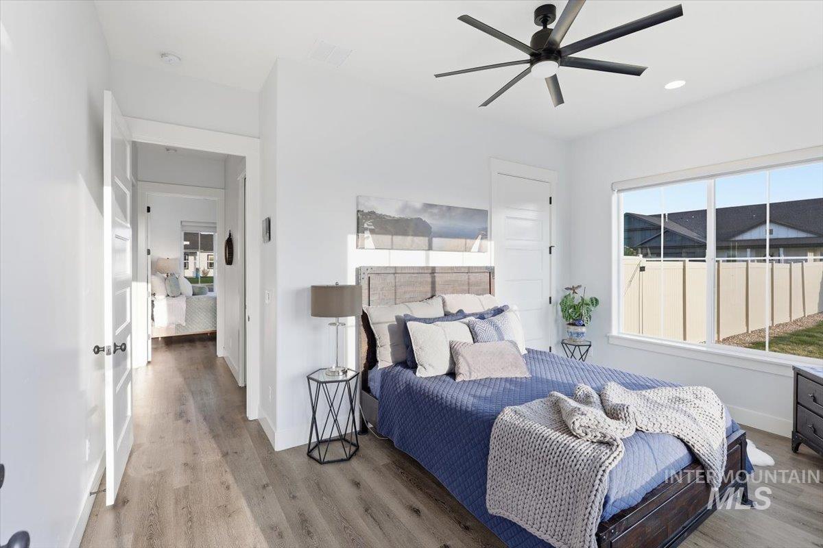 24785 Sienna Glenn St., Middleton, Idaho 83644, 3 Bedrooms, 2.5 Bathrooms, Residential For Sale, Price $879,900,MLS 98980150