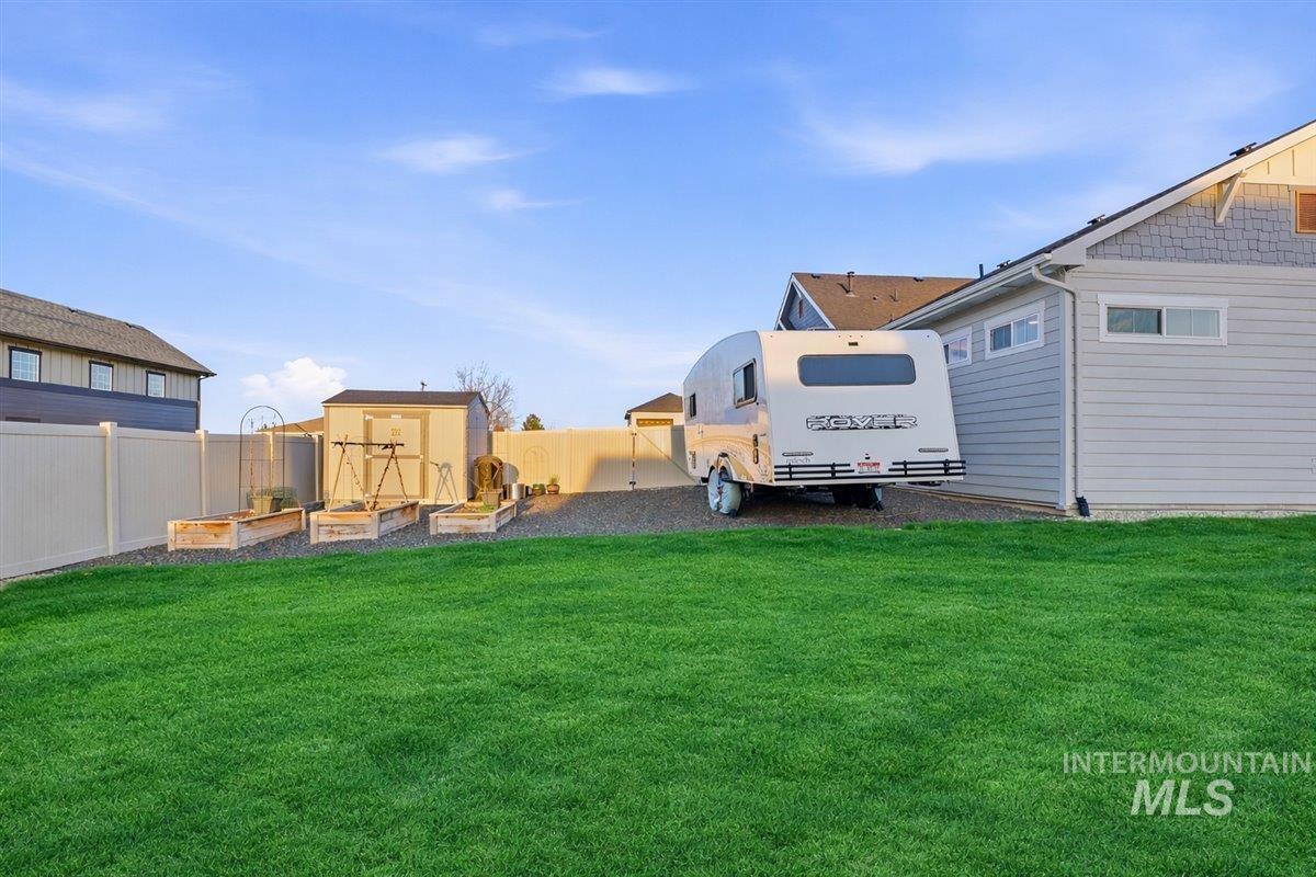 24785 Sienna Glenn St., Middleton, Idaho 83644, 3 Bedrooms, 2.5 Bathrooms, Residential For Sale, Price $879,900,MLS 98980150