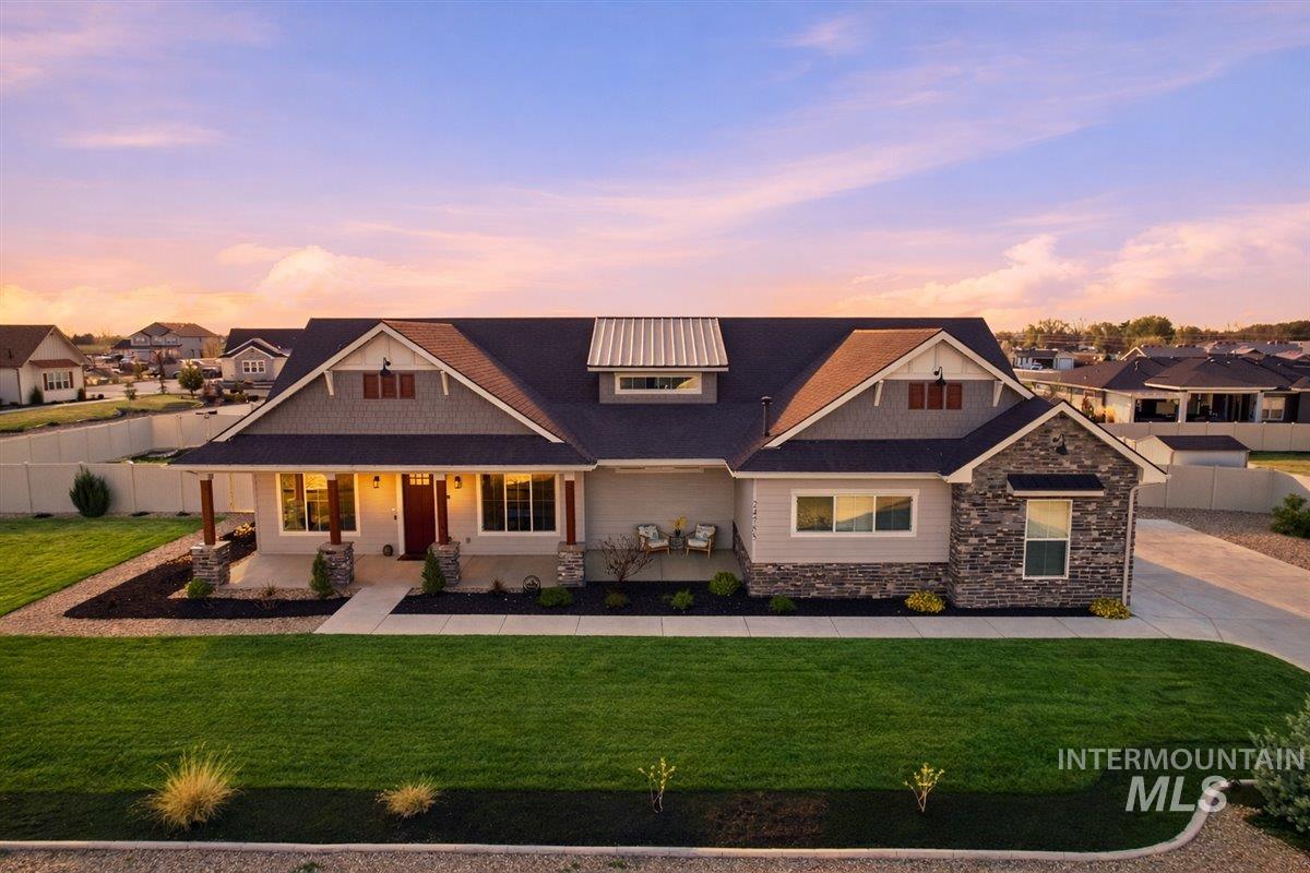 24785 Sienna Glenn St., Middleton, Idaho 83644, 3 Bedrooms, 2.5 Bathrooms, Residential For Sale, Price $879,900,MLS 98980150