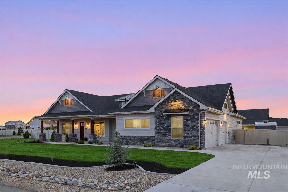 24785 Sienna Glenn St., Middleton, Idaho 83644, 3 Bedrooms, 2.5 Bathrooms, Residential For Sale, Price $879,900,MLS 98980150