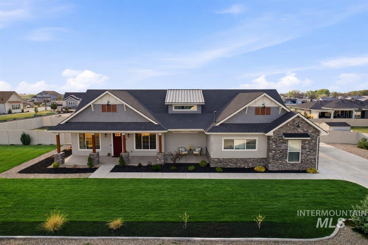 24785 Sienna Glenn St., Middleton, Idaho 83644, 3 Bedrooms, 2.5 Bathrooms, Residential For Sale, Price $879,900,MLS 98980150