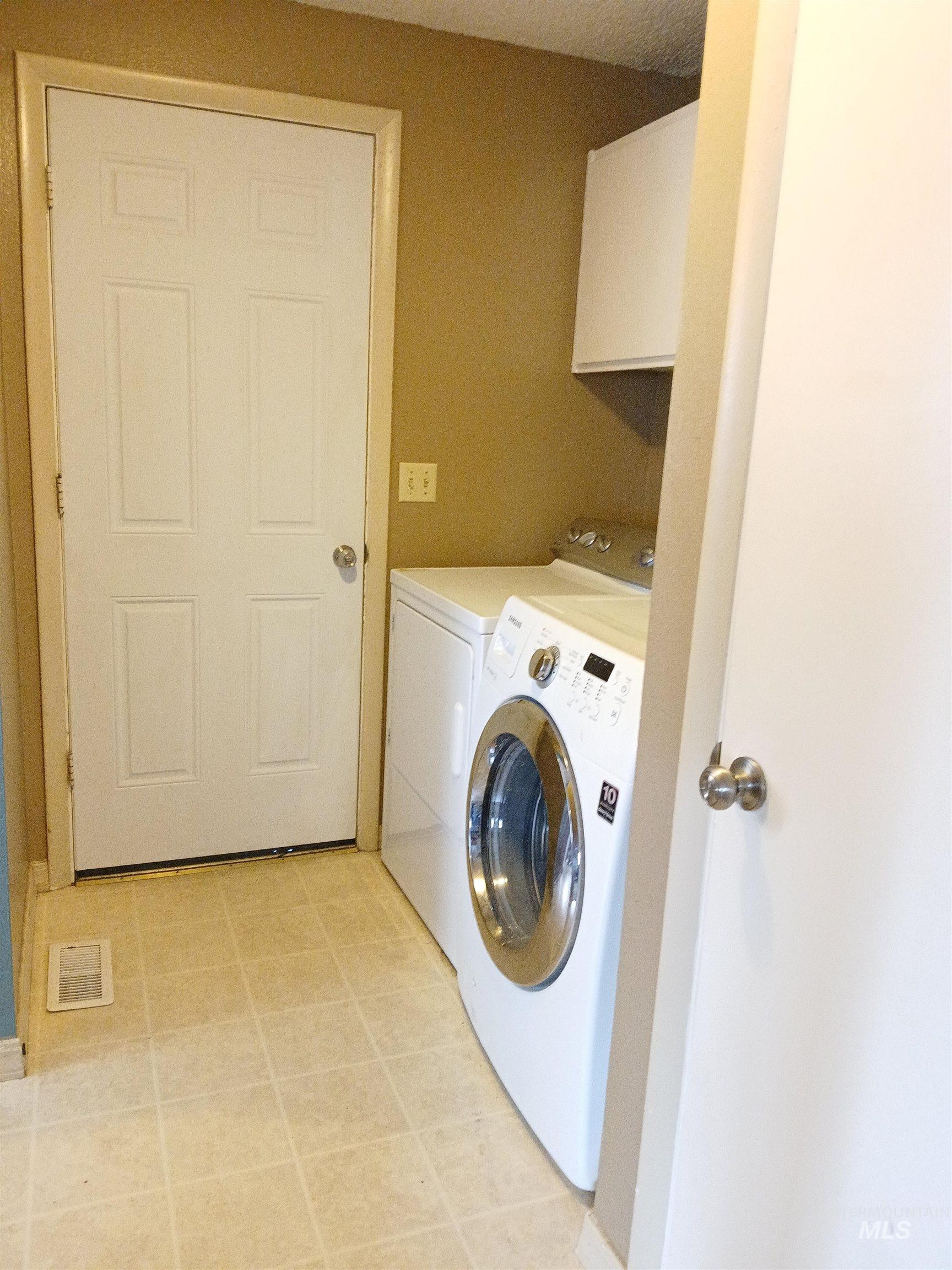 2224 S Rachel Circle, Boise, Idaho 83706-4608, 4 Bedrooms, 2 Bathrooms, Residential For Sale, Price $330,000,MLS 98980152