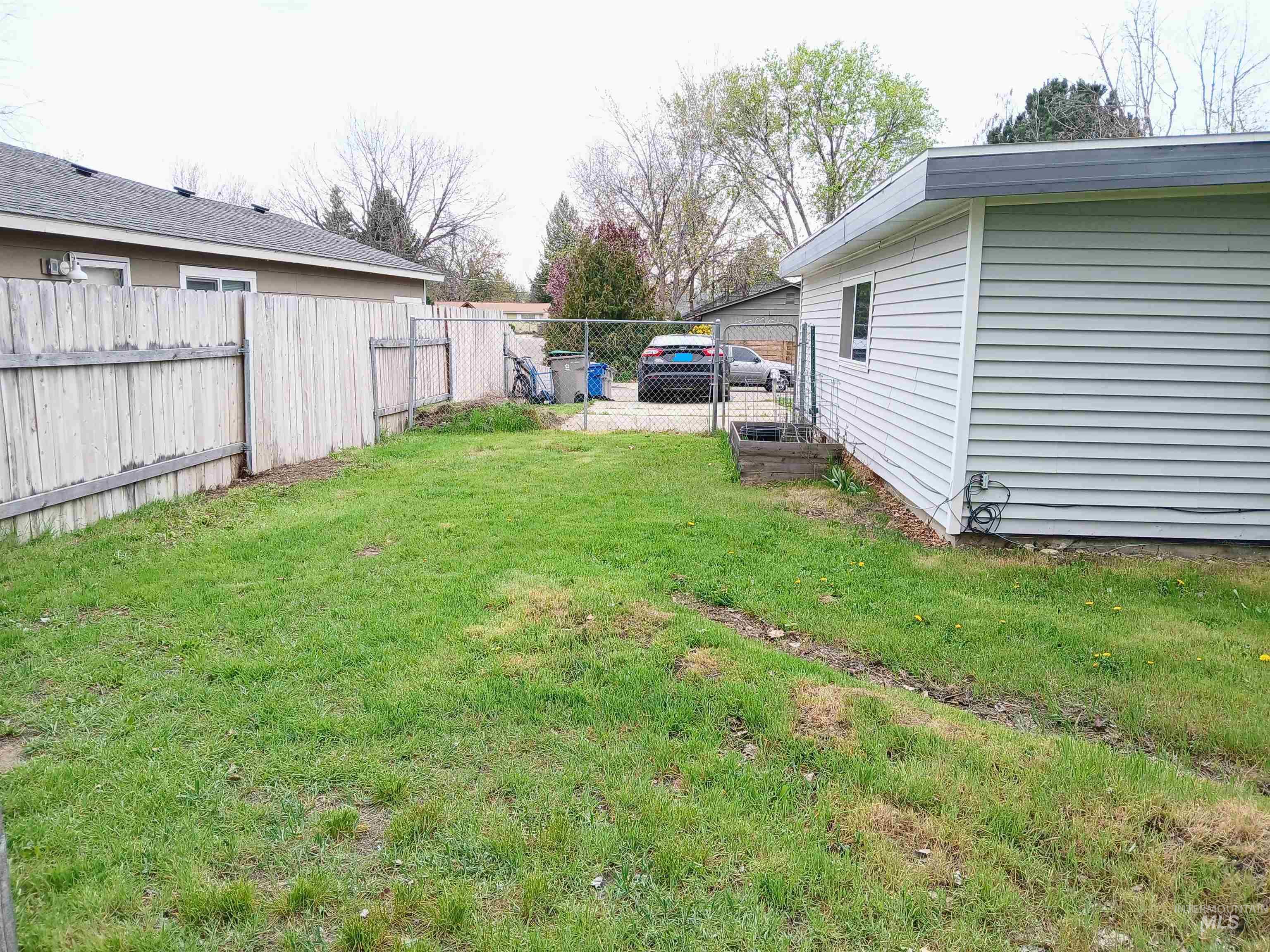 2224 S Rachel Circle, Boise, Idaho 83706-4608, 4 Bedrooms, 2 Bathrooms, Residential For Sale, Price $330,000,MLS 98980152