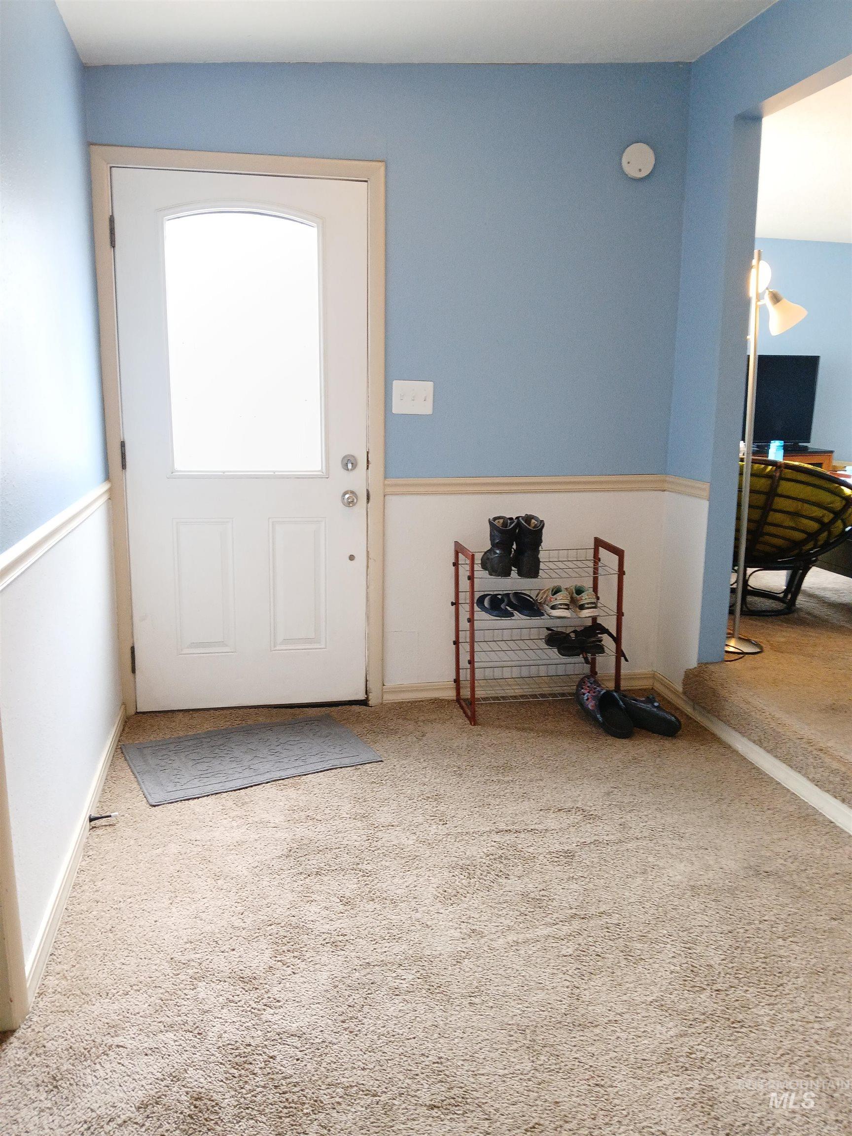 2224 S Rachel Circle, Boise, Idaho 83706-4608, 4 Bedrooms, 2 Bathrooms, Residential For Sale, Price $330,000,MLS 98980152