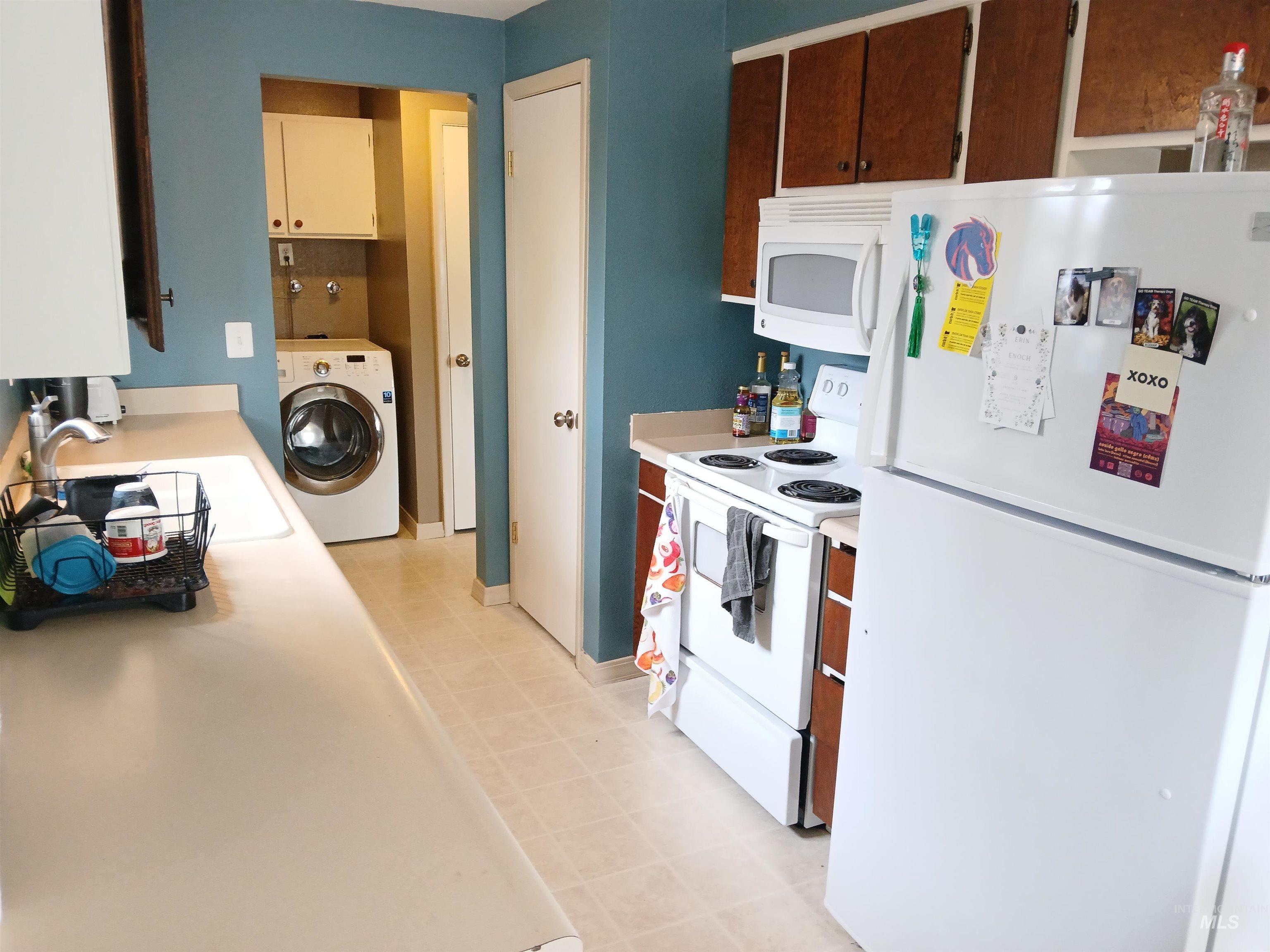 2224 S Rachel Circle, Boise, Idaho 83706-4608, 4 Bedrooms, 2 Bathrooms, Residential For Sale, Price $330,000,MLS 98980152