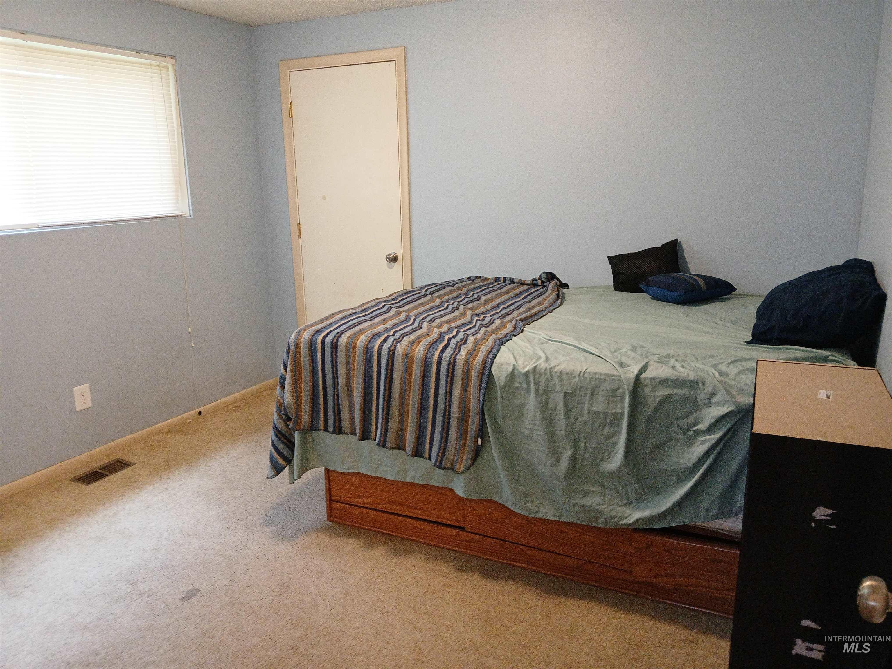 2224 S Rachel Circle, Boise, Idaho 83706-4608, 4 Bedrooms, 2 Bathrooms, Residential For Sale, Price $330,000,MLS 98980152