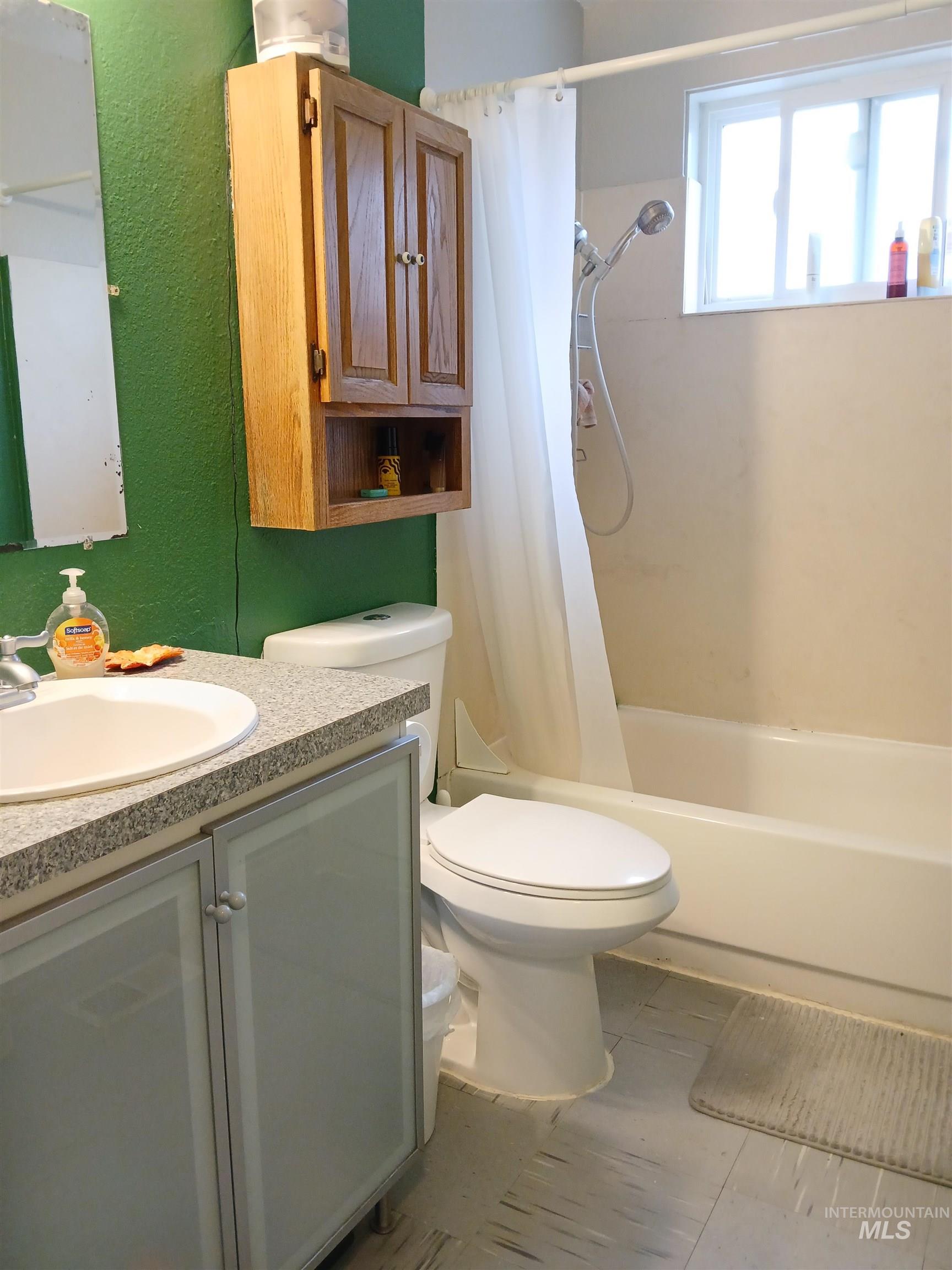 2224 S Rachel Circle, Boise, Idaho 83706-4608, 4 Bedrooms, 2 Bathrooms, Residential For Sale, Price $330,000,MLS 98980152