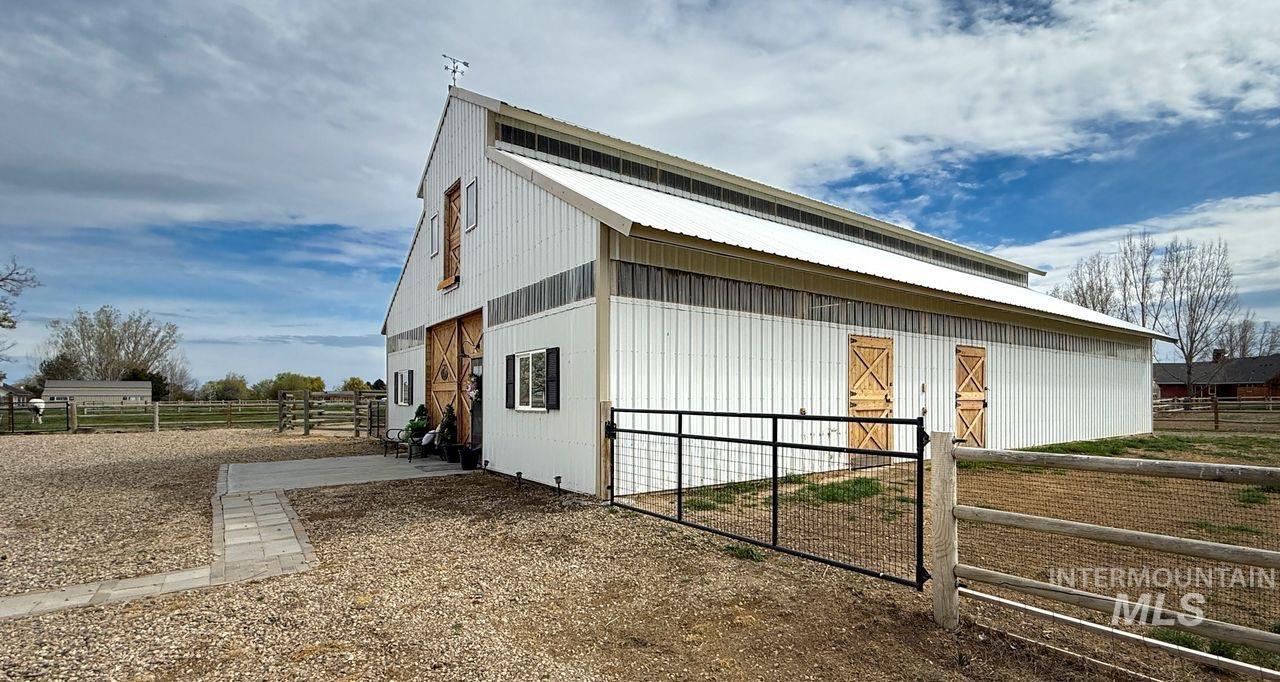 2675 Kings Way Drive, Homedale, Idaho 83628, 5 Bedrooms, 3 Bathrooms, Residential For Sale, Price $989,000,MLS 98980157