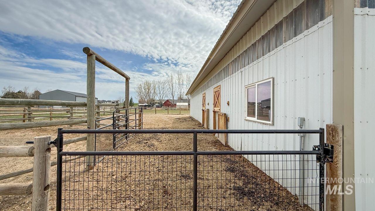 2675 Kings Way Drive, Homedale, Idaho 83628, 5 Bedrooms, 3 Bathrooms, Residential For Sale, Price $989,000,MLS 98980157