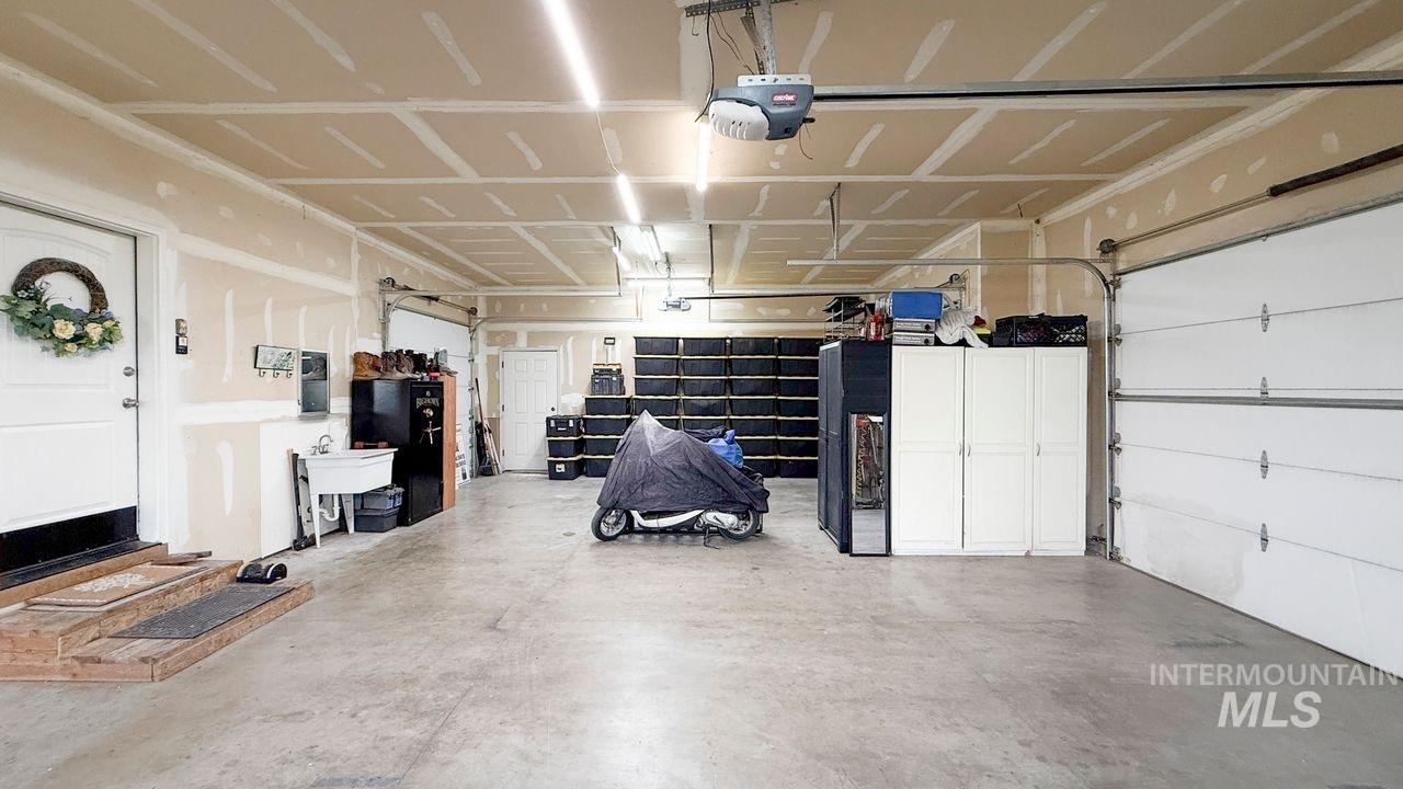 2675 Kings Way Drive, Homedale, Idaho 83628, 5 Bedrooms, 3 Bathrooms, Residential For Sale, Price $989,000,MLS 98980157