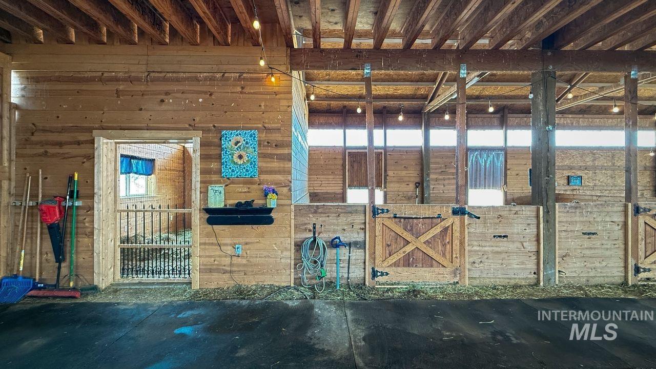 2675 Kings Way Drive, Homedale, Idaho 83628, 5 Bedrooms, 3 Bathrooms, Residential For Sale, Price $989,000,MLS 98980157