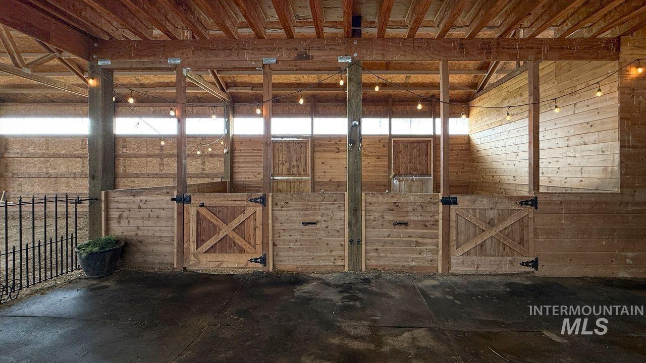 2675 Kings Way Drive, Homedale, Idaho 83628, 5 Bedrooms, 3 Bathrooms, Residential For Sale, Price $989,000,MLS 98980157