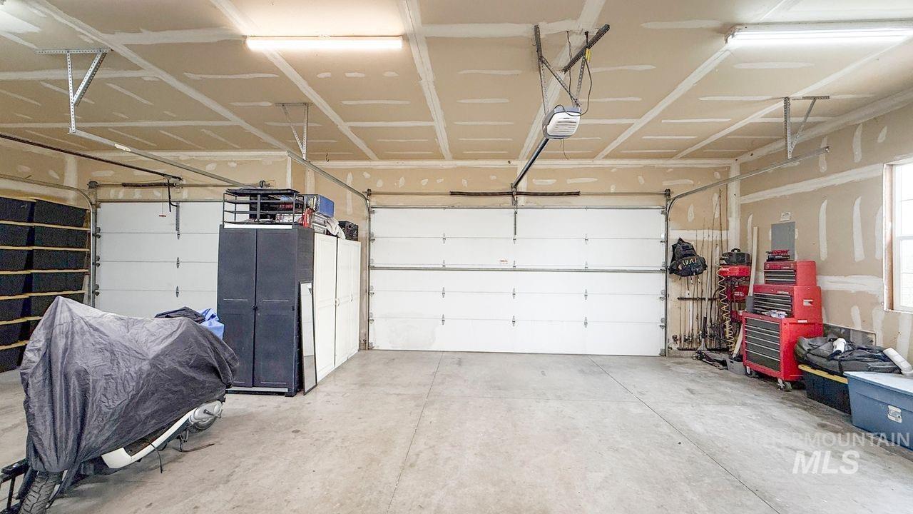 2675 Kings Way Drive, Homedale, Idaho 83628, 5 Bedrooms, 3 Bathrooms, Residential For Sale, Price $989,000,MLS 98980157