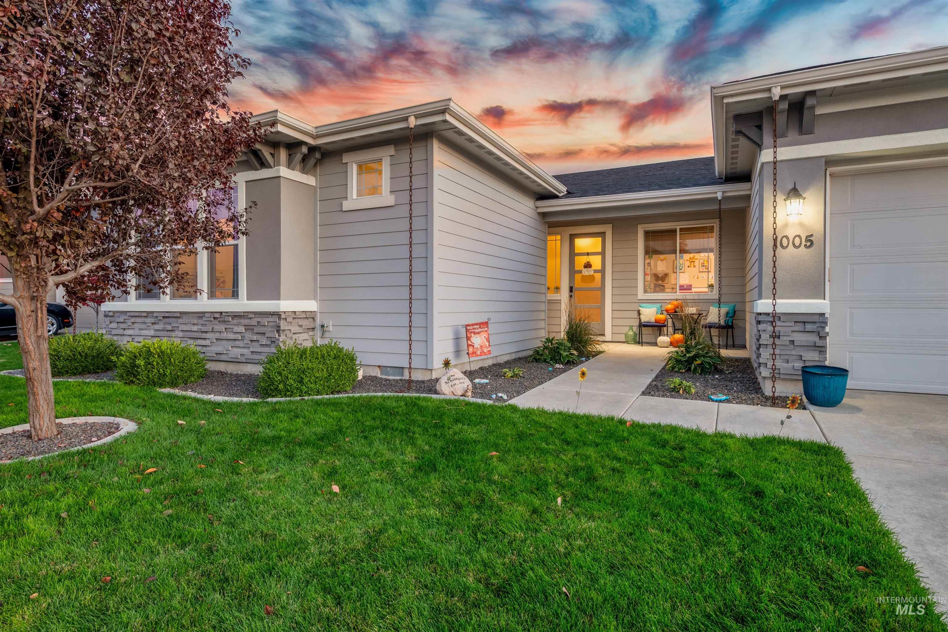 1005 E Trophy St, Kuna, Idaho 83634, 4 Bedrooms, 2.5 Bathrooms, Residential For Sale, Price $679,900,MLS 98980160