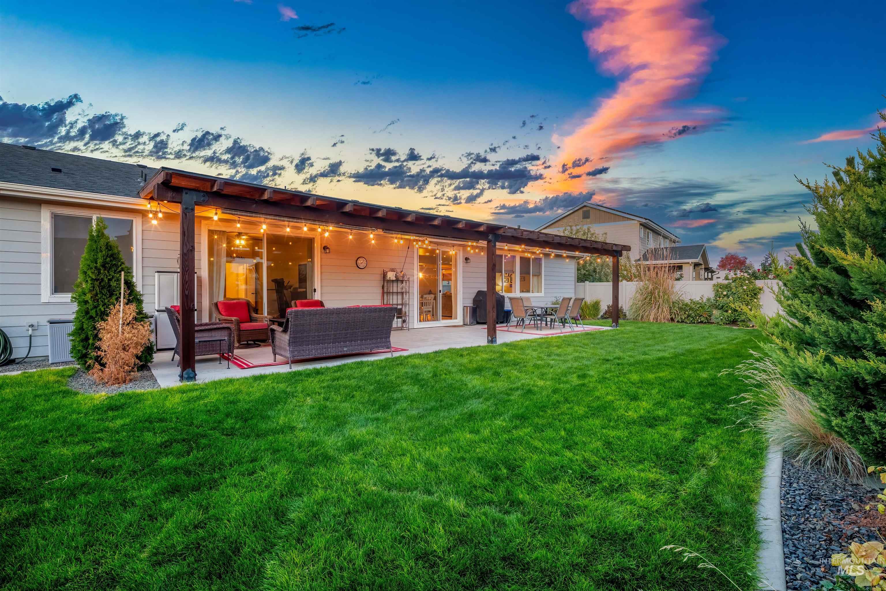 1005 E Trophy St, Kuna, Idaho 83634, 4 Bedrooms, 2.5 Bathrooms, Residential For Sale, Price $679,900,MLS 98980160