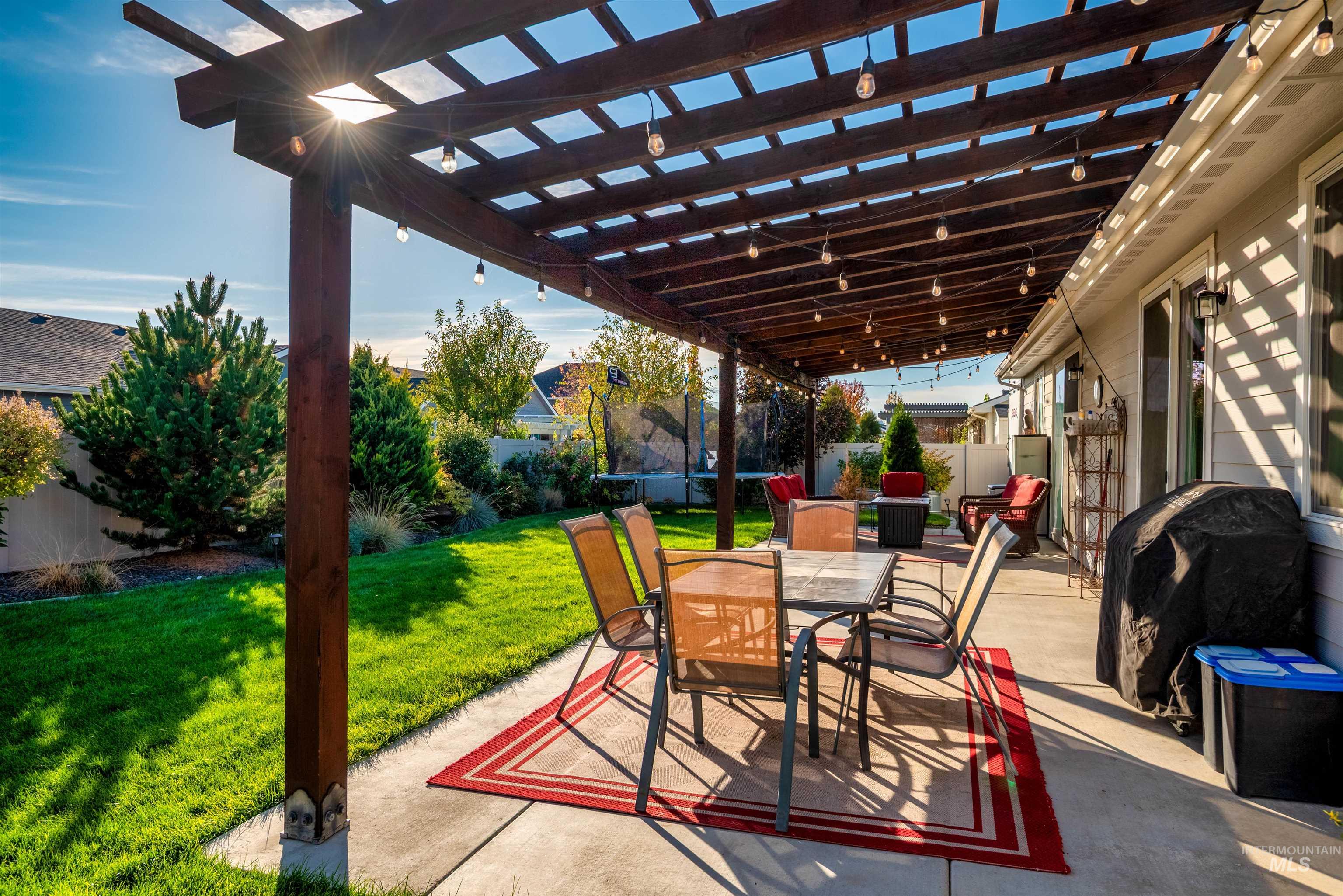 1005 E Trophy St, Kuna, Idaho 83634, 4 Bedrooms, 2.5 Bathrooms, Residential For Sale, Price $679,900,MLS 98980160