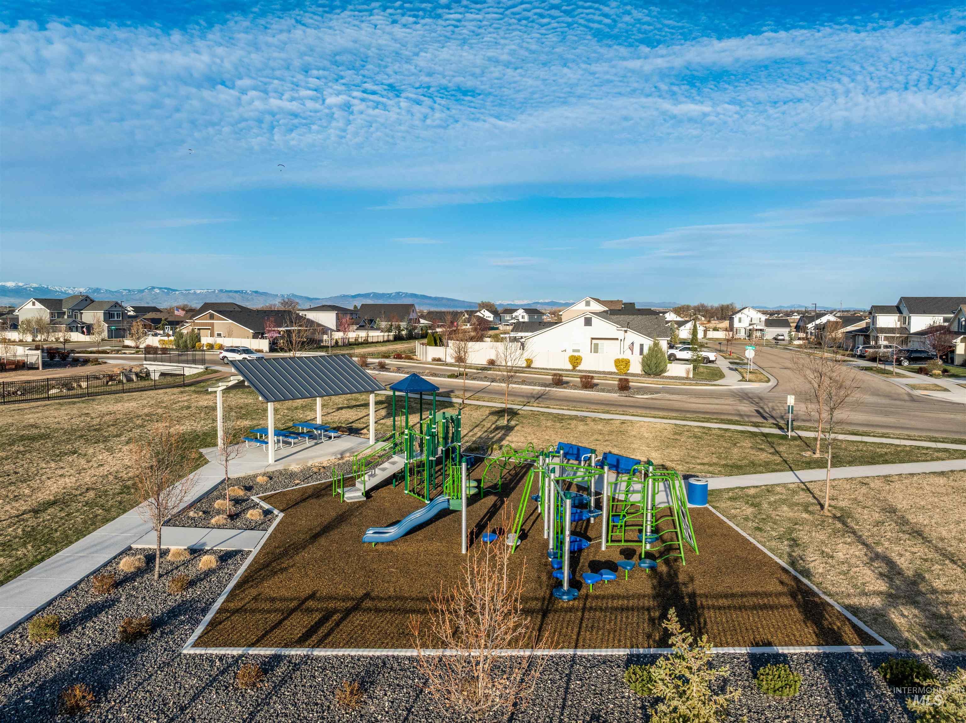 1005 E Trophy St, Kuna, Idaho 83634, 4 Bedrooms, 2.5 Bathrooms, Residential For Sale, Price $679,900,MLS 98980160