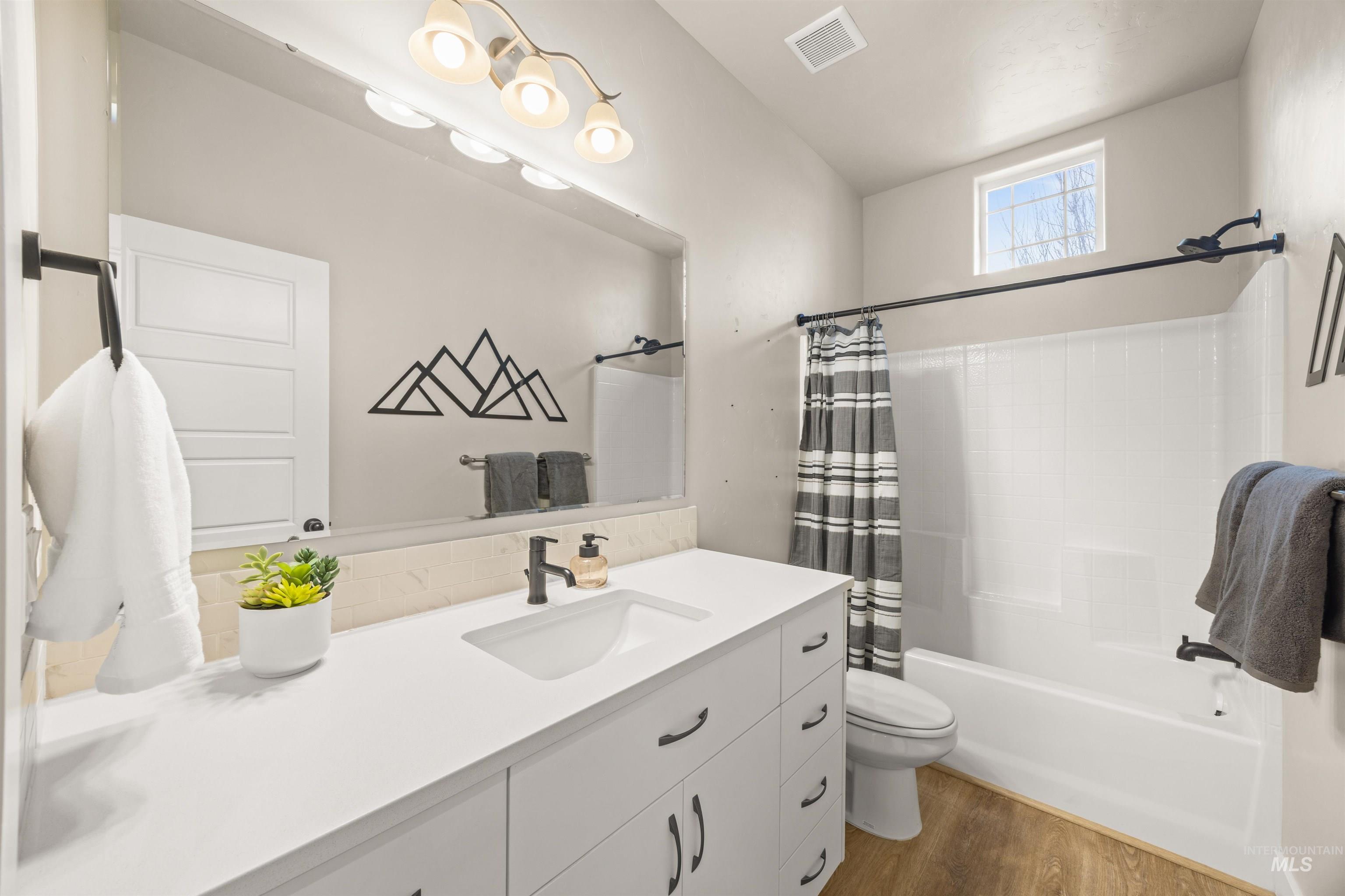 1005 E Trophy St, Kuna, Idaho 83634, 4 Bedrooms, 2.5 Bathrooms, Residential For Sale, Price $679,900,MLS 98980160