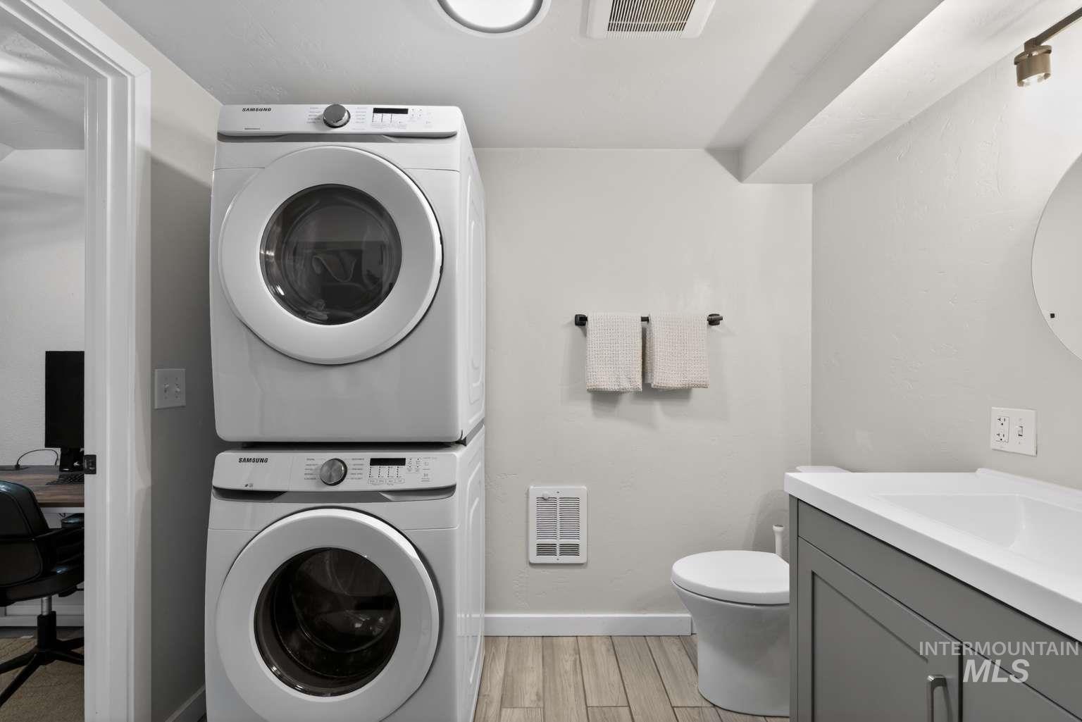 511 W Village Ln, Boise, Idaho 83702, 3 Bedrooms, 2 Bathrooms, Residential For Sale, Price $519,900,MLS 98980161