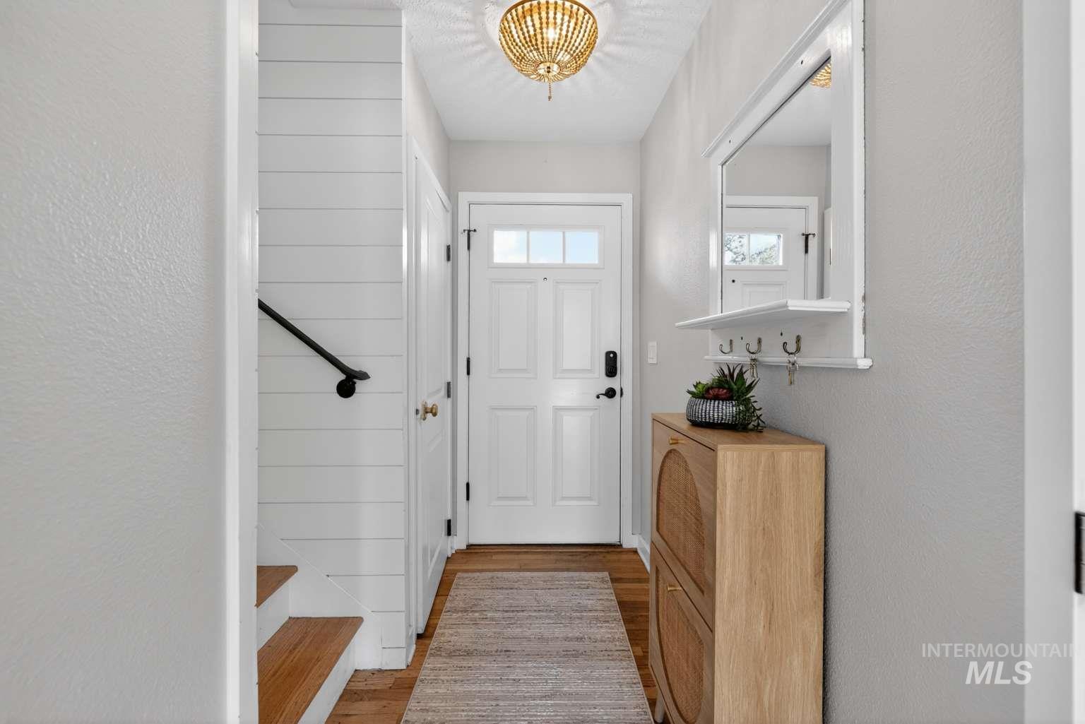 511 W Village Ln, Boise, Idaho 83702, 3 Bedrooms, 2 Bathrooms, Residential For Sale, Price $519,900,MLS 98980161