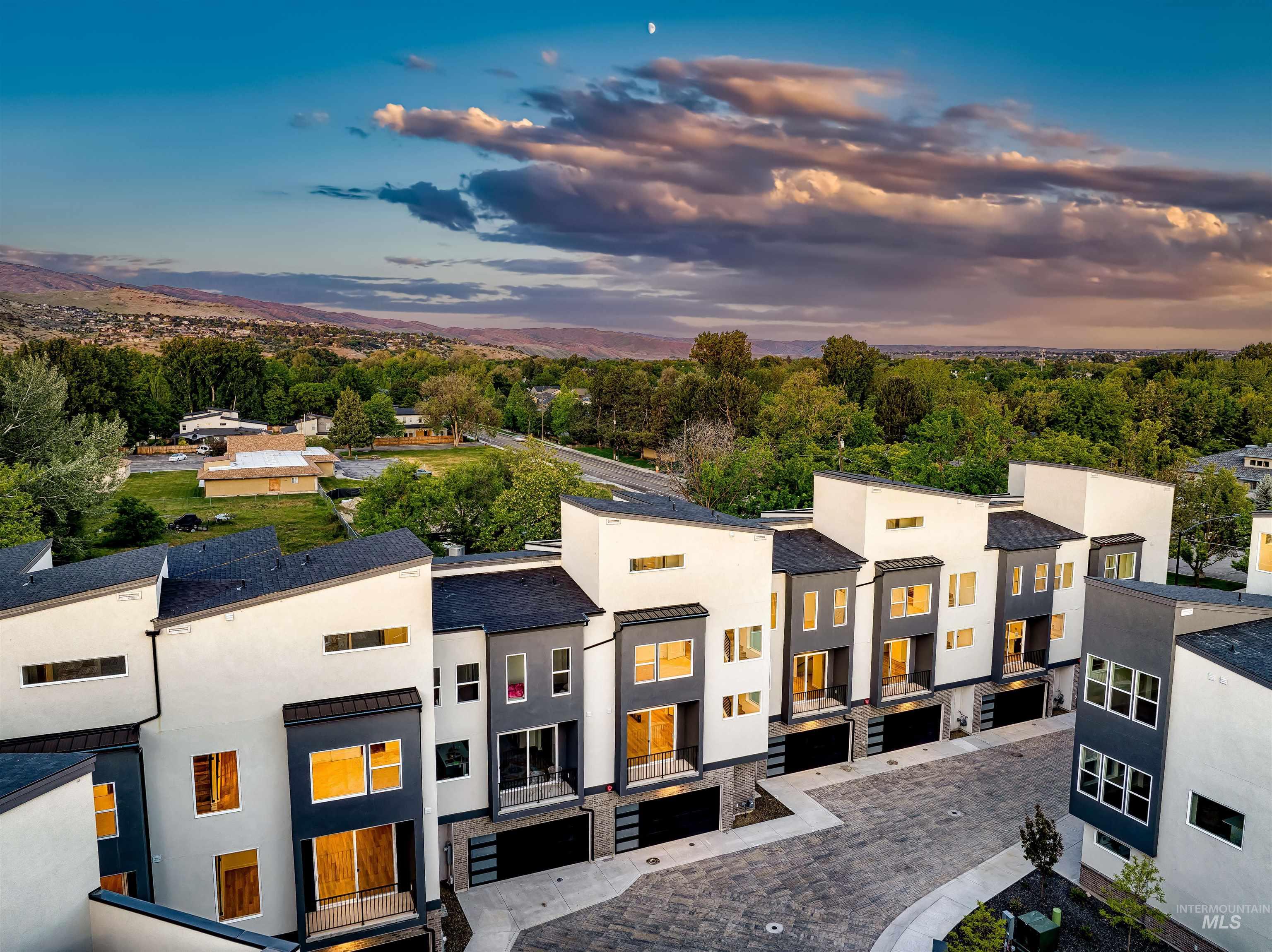 114 E Pennsylvania St, Boise, Idaho 83706, 4 Bedrooms, 2.5 Bathrooms, Residential For Sale, Price $544,000,MLS 98980163