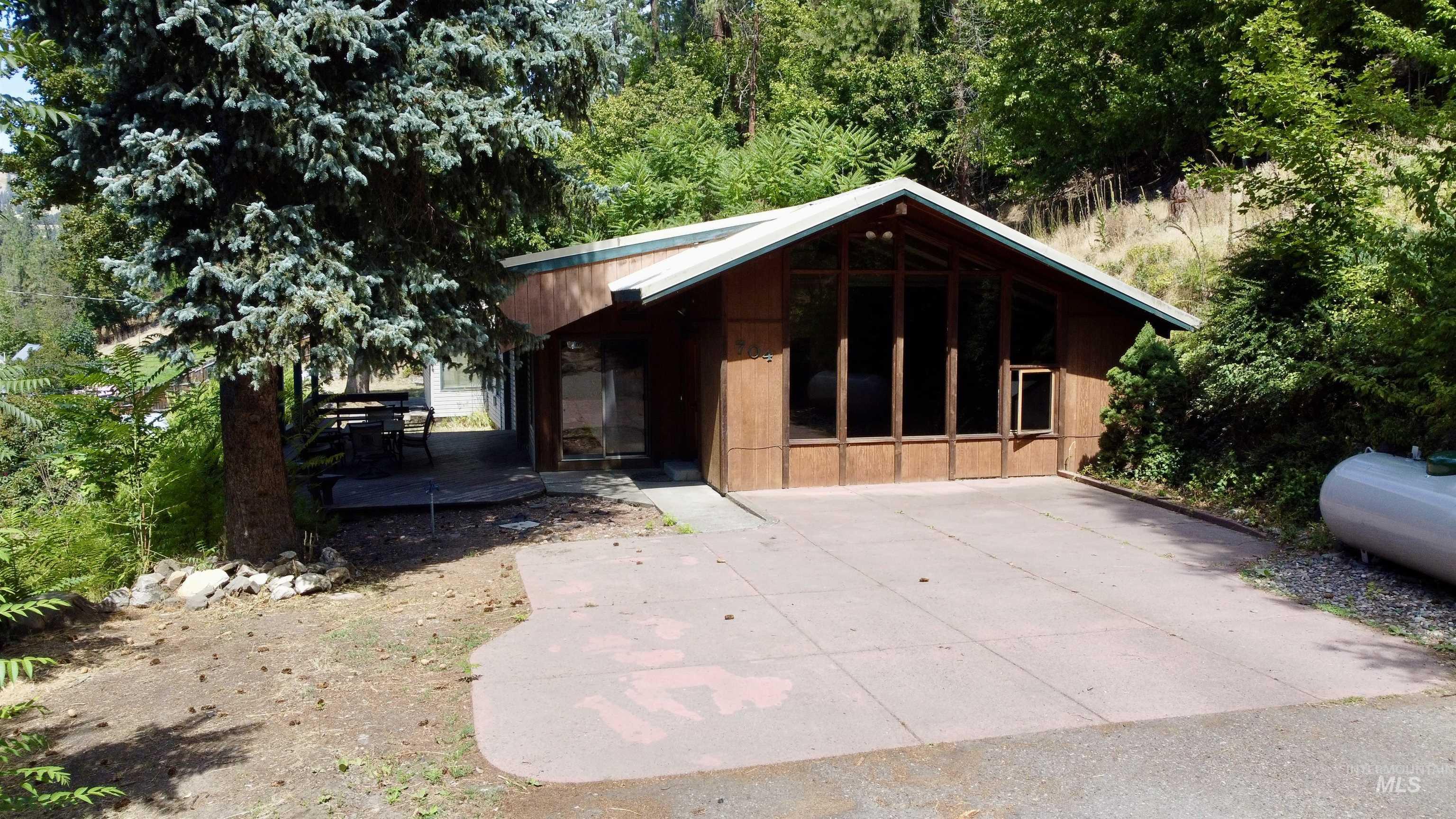 704 Floyd Avenue, Orofino, Idaho 83544, 3 Bedrooms, 2 Bathrooms, Residential For Sale, Price $368,000,MLS 98980165