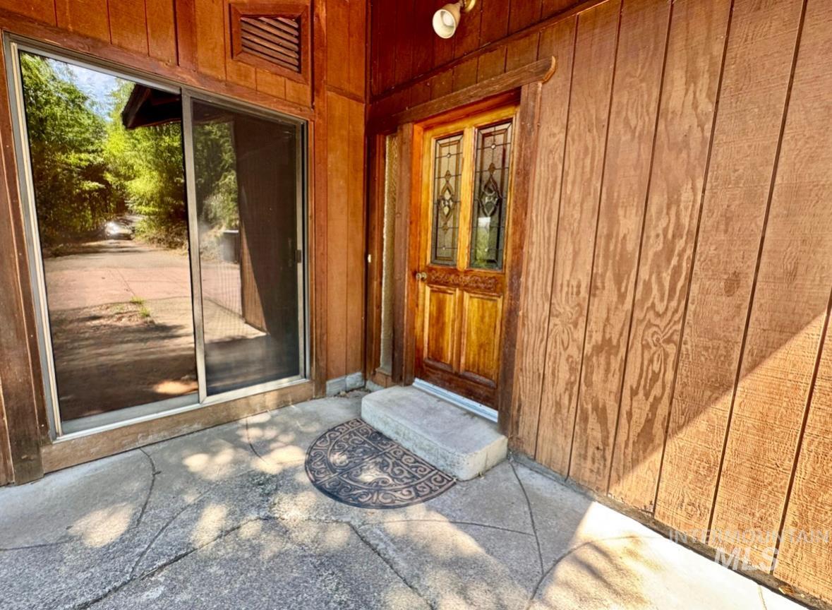 704 Floyd Avenue, Orofino, Idaho 83544, 3 Bedrooms, 2 Bathrooms, Residential For Sale, Price $368,000,MLS 98980165