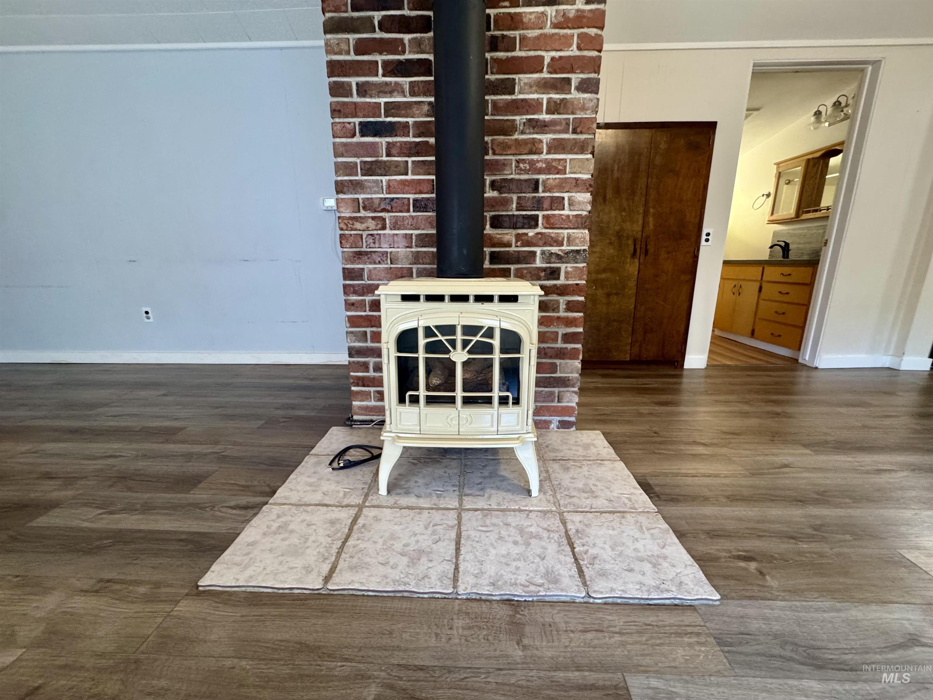 704 Floyd Avenue, Orofino, Idaho 83544, 3 Bedrooms, 2 Bathrooms, Residential For Sale, Price $368,000,MLS 98980165