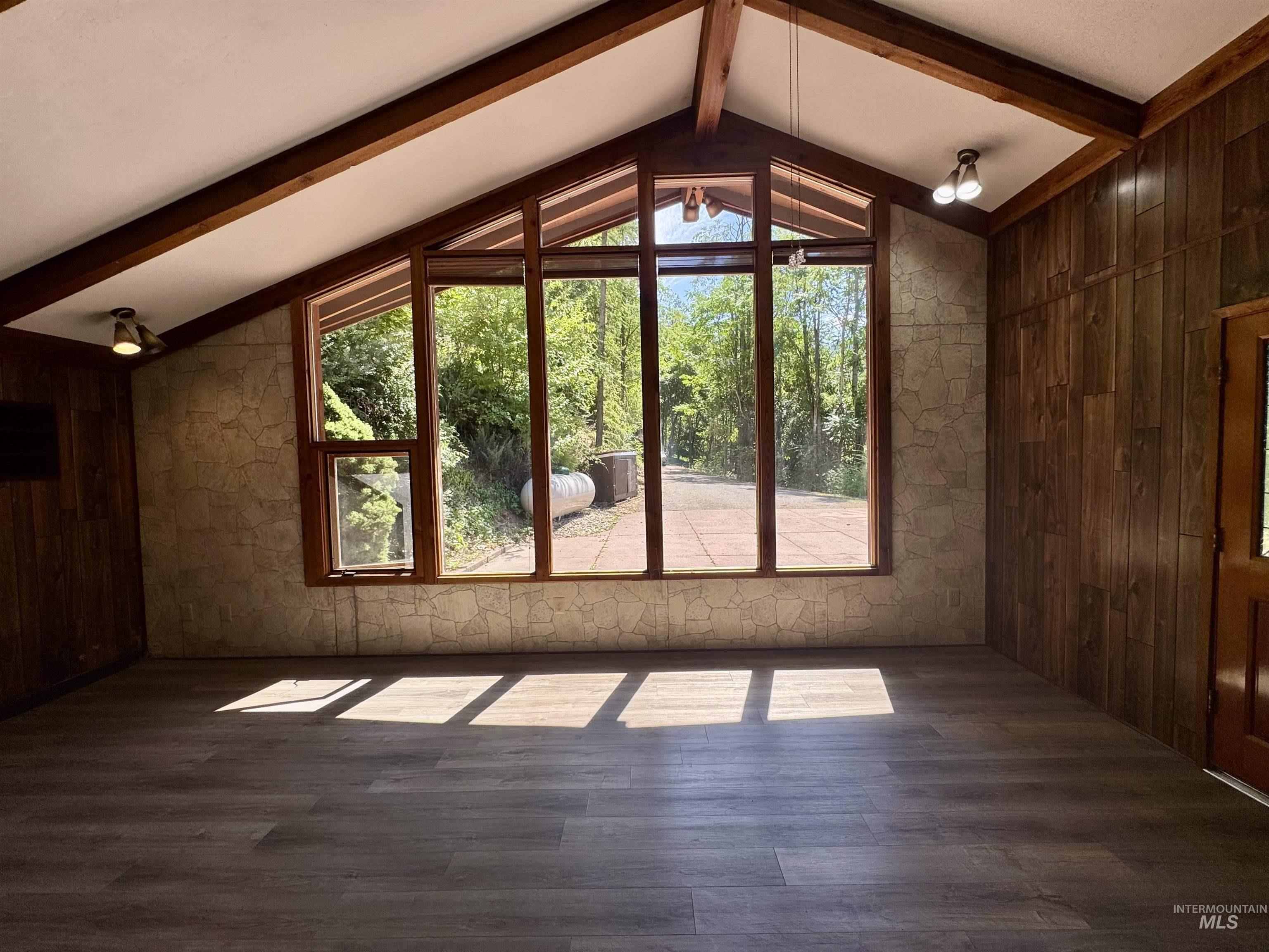 704 Floyd Avenue, Orofino, Idaho 83544, 3 Bedrooms, 2 Bathrooms, Residential For Sale, Price $368,000,MLS 98980165