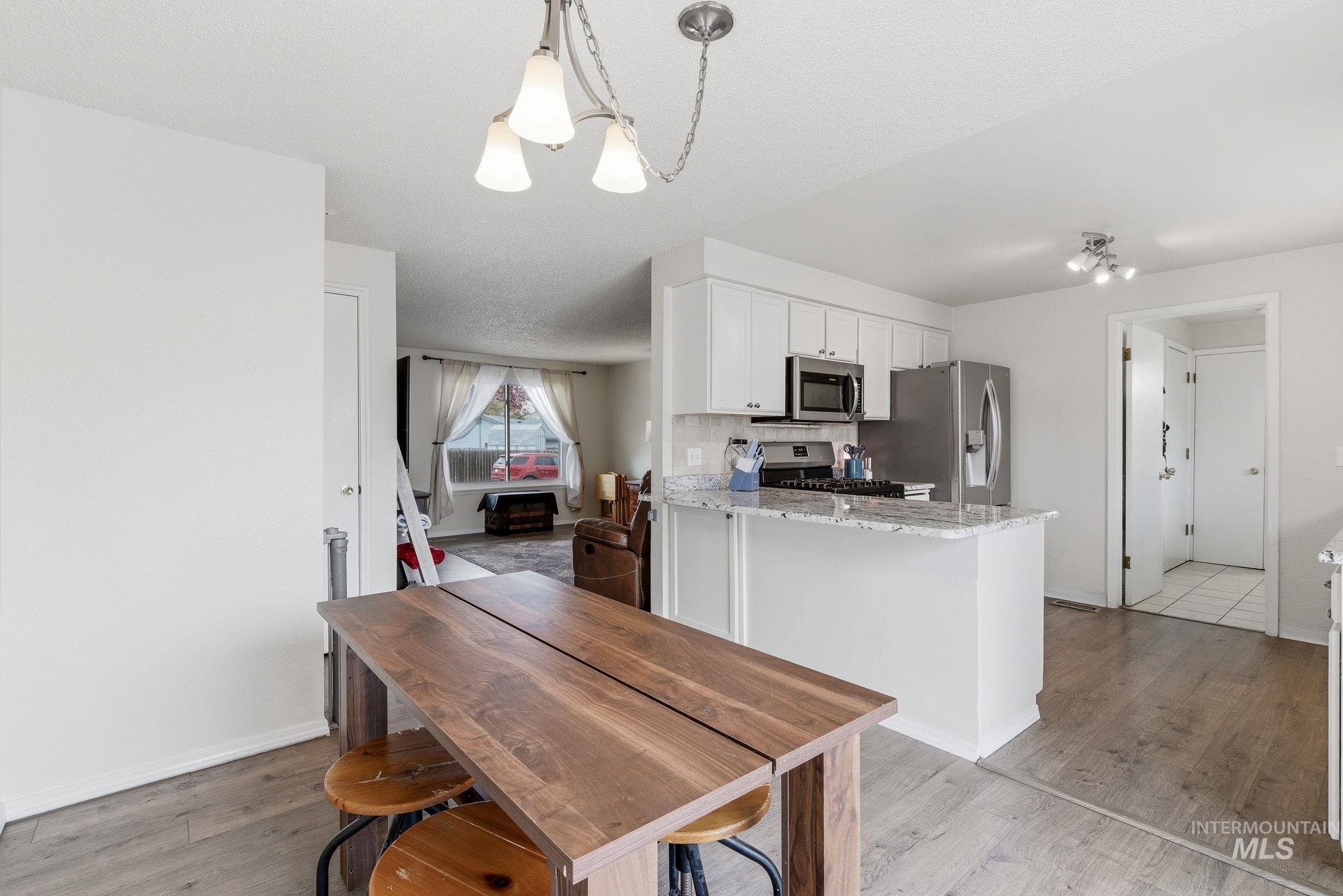 598 E Easy St, Kuna, Idaho 83634, 3 Bedrooms, 1.5 Bathrooms, Residential For Sale, Price $369,900,MLS 98980167