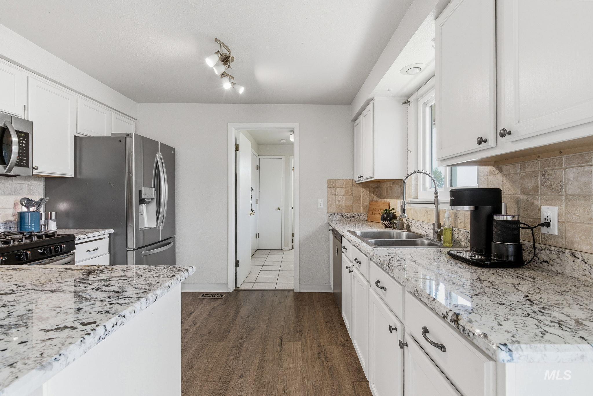 598 E Easy St, Kuna, Idaho 83634, 3 Bedrooms, 1.5 Bathrooms, Residential For Sale, Price $369,900,MLS 98980167