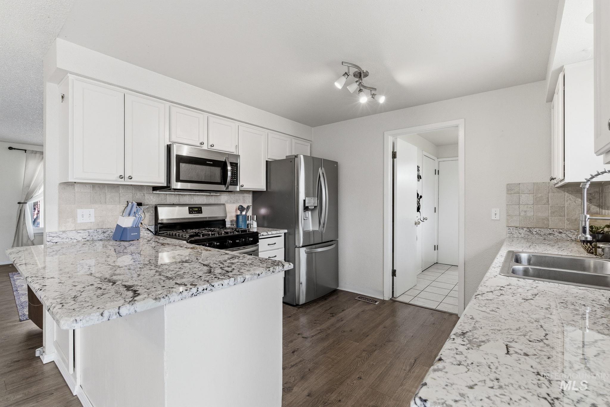 598 E Easy St, Kuna, Idaho 83634, 3 Bedrooms, 1.5 Bathrooms, Residential For Sale, Price $369,900,MLS 98980167