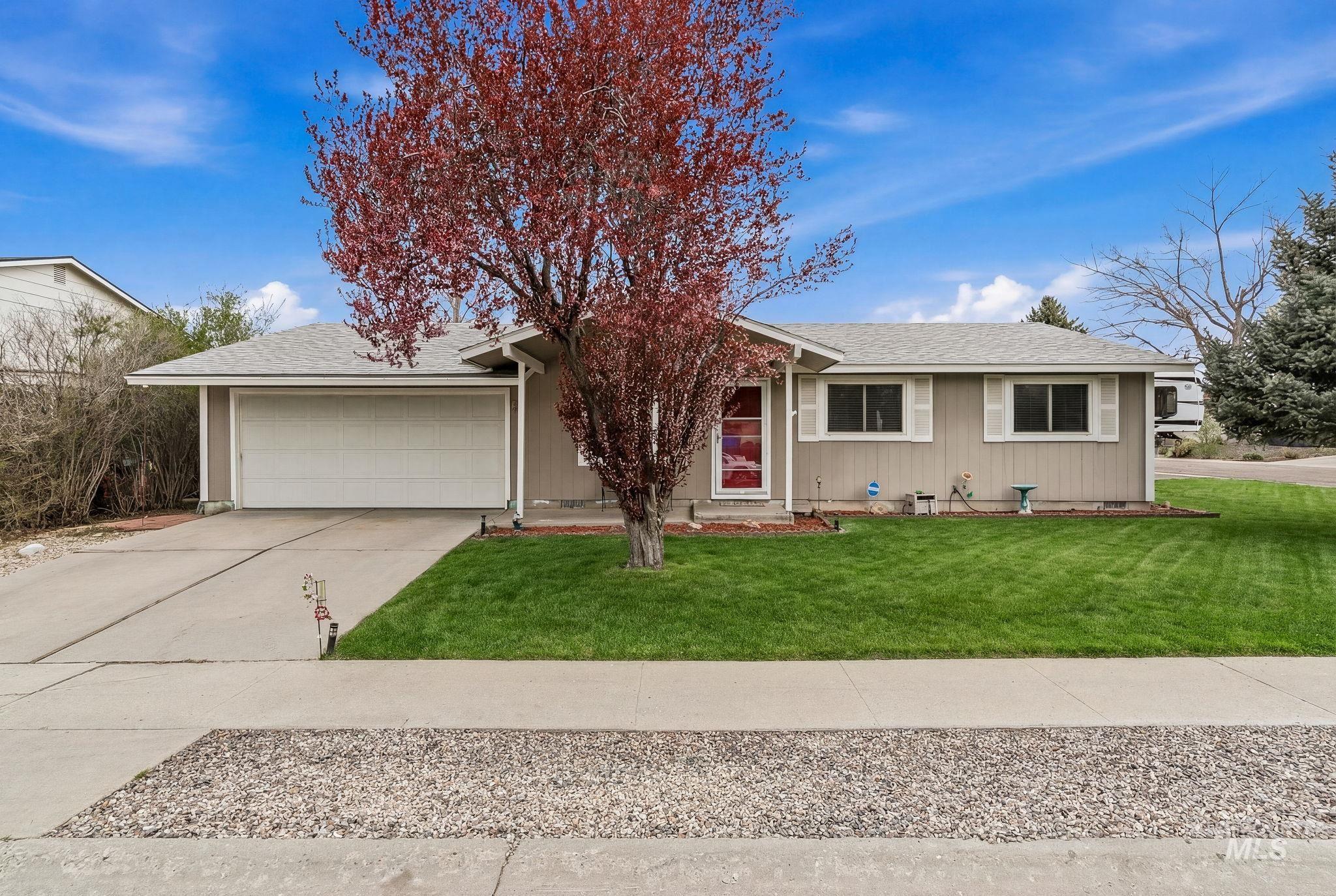 598 E Easy St, Kuna, Idaho 83634, 3 Bedrooms, 1.5 Bathrooms, Residential For Sale, Price $369,900,MLS 98980167