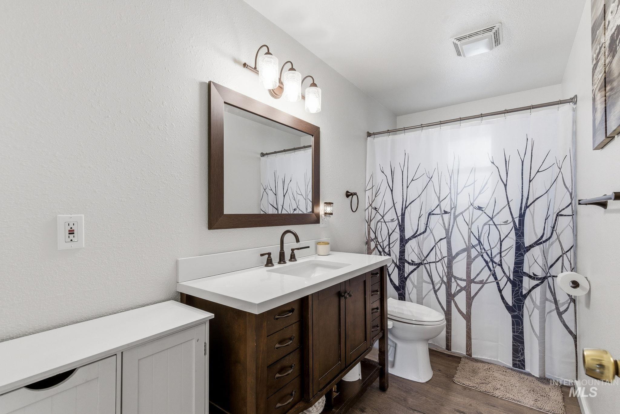 598 E Easy St, Kuna, Idaho 83634, 3 Bedrooms, 1.5 Bathrooms, Residential For Sale, Price $369,900,MLS 98980167