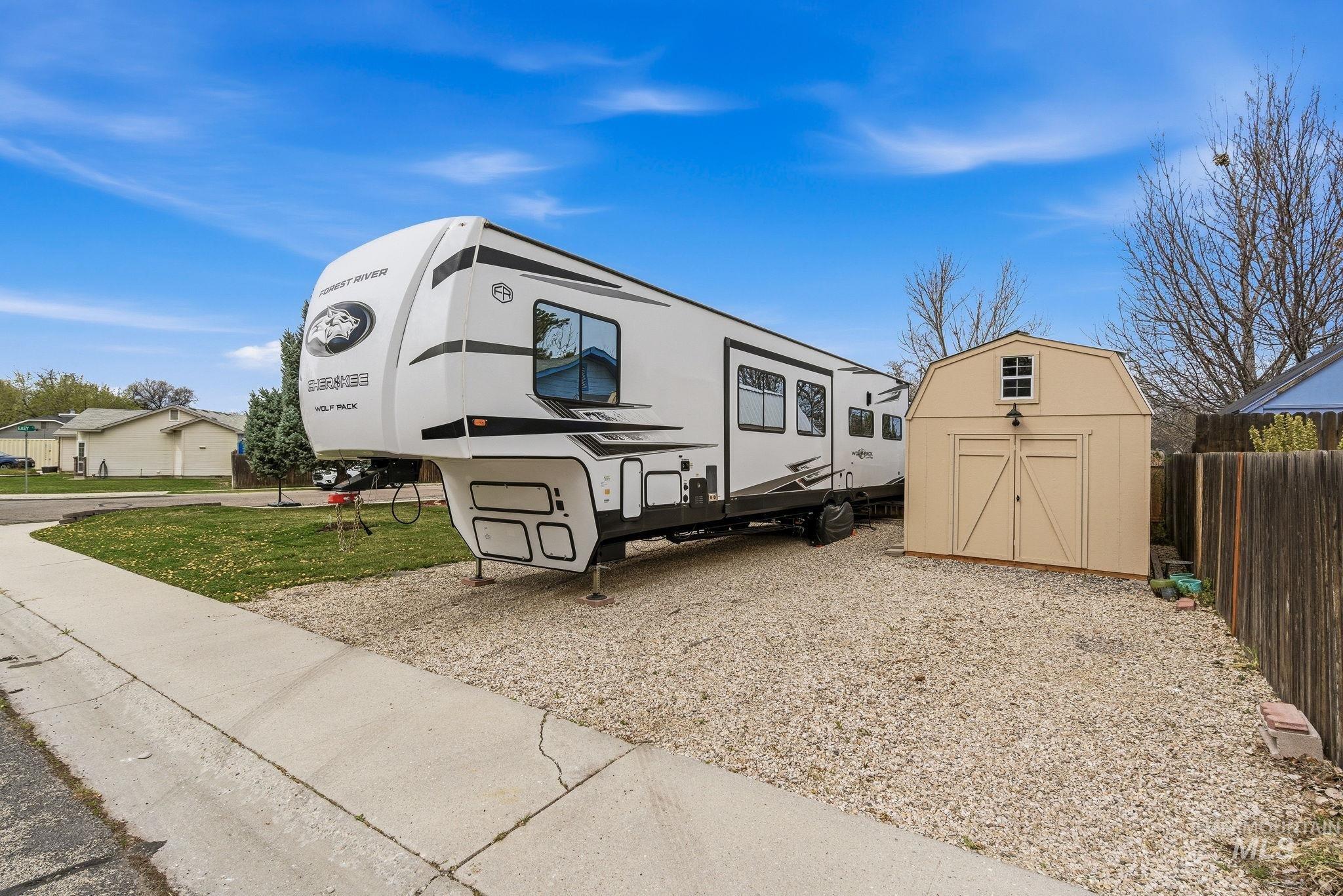 598 E Easy St, Kuna, Idaho 83634, 3 Bedrooms, 1.5 Bathrooms, Residential For Sale, Price $369,900,MLS 98980167