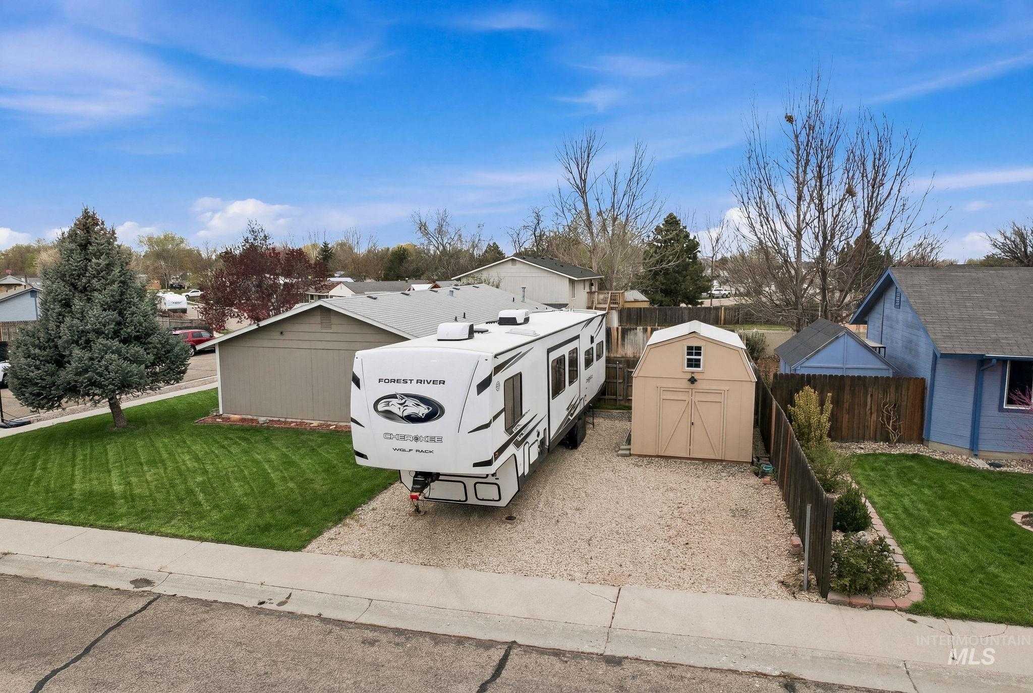 598 E Easy St, Kuna, Idaho 83634, 3 Bedrooms, 1.5 Bathrooms, Residential For Sale, Price $369,900,MLS 98980167