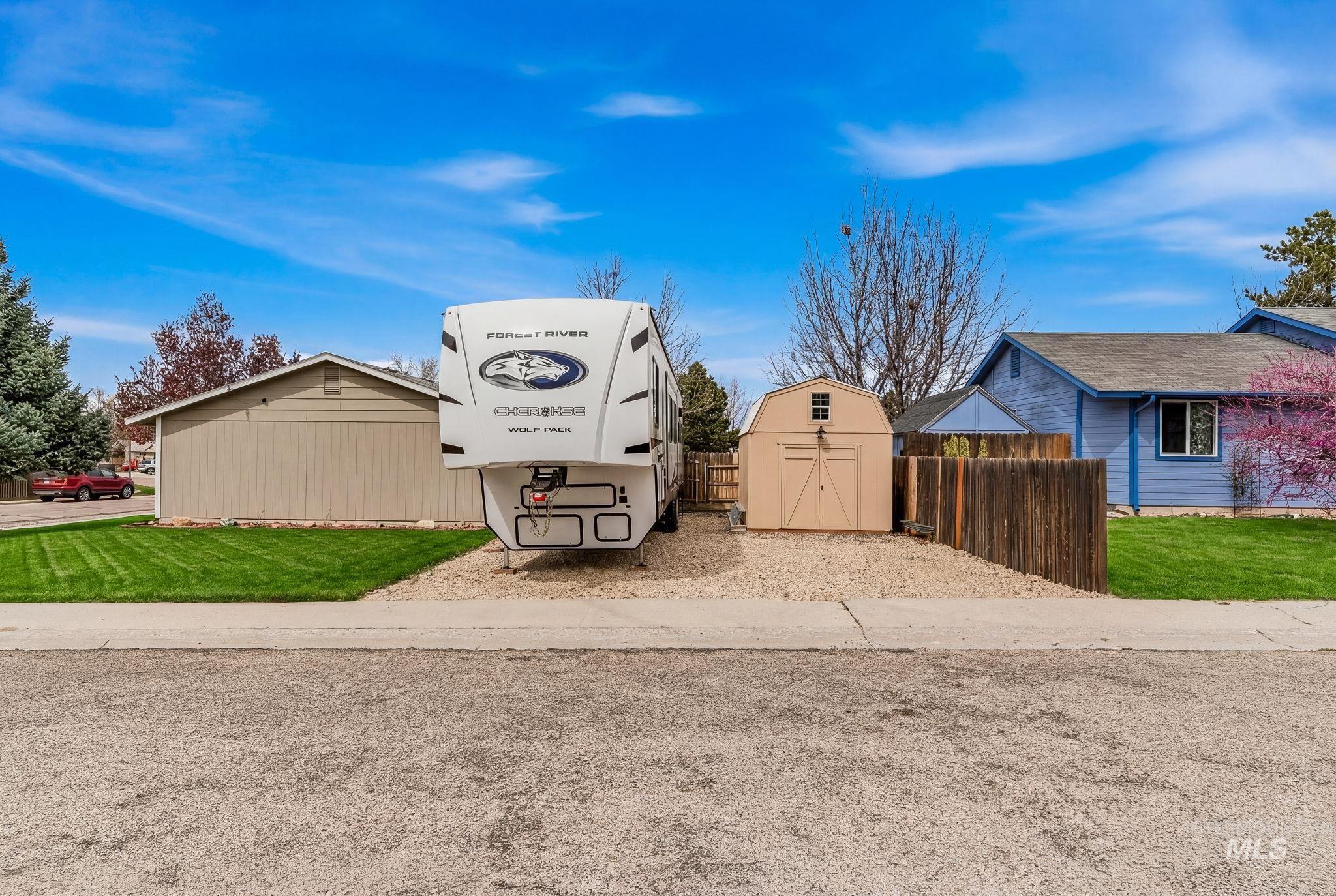 598 E Easy St, Kuna, Idaho 83634, 3 Bedrooms, 1.5 Bathrooms, Residential For Sale, Price $369,900,MLS 98980167