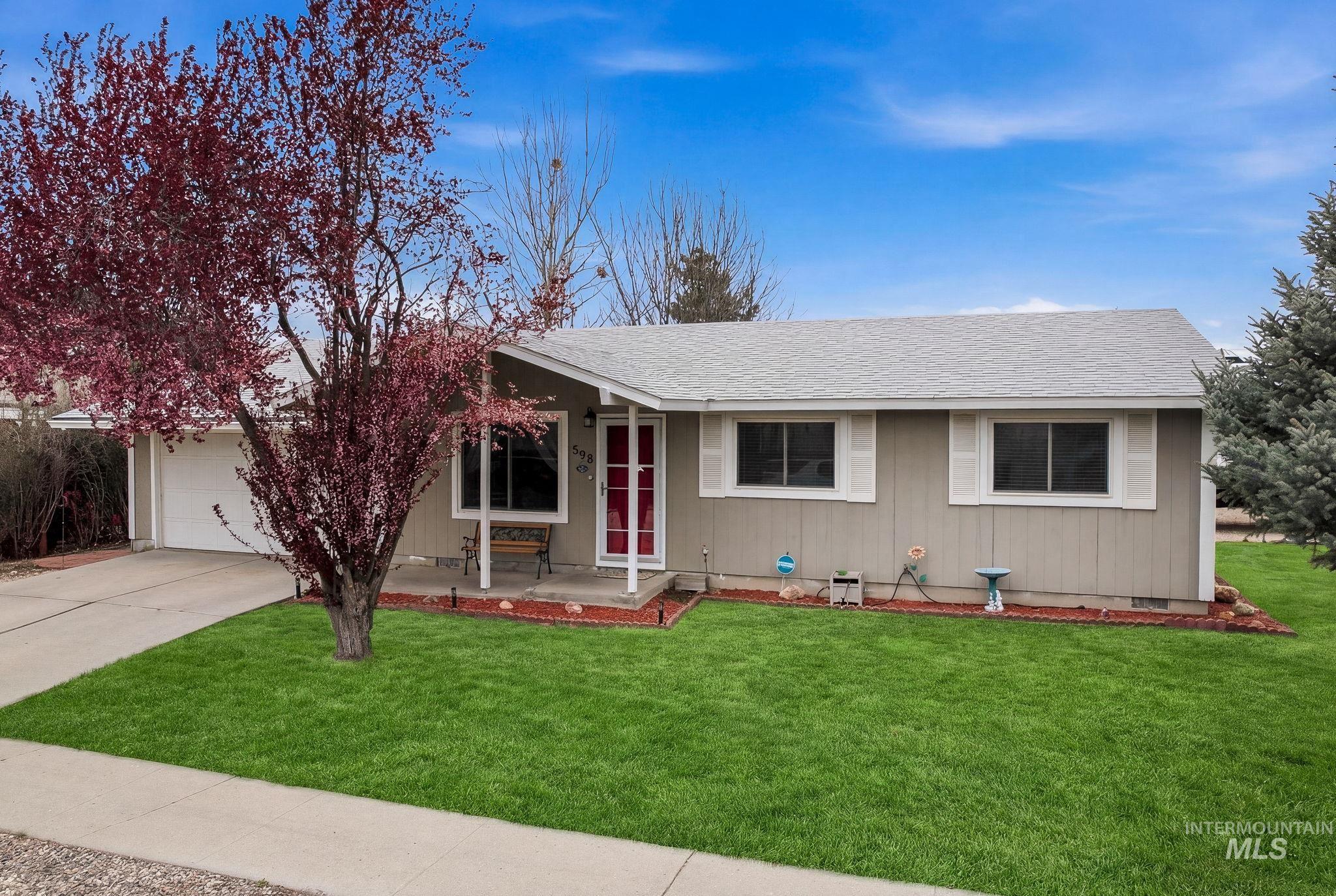 598 E Easy St, Kuna, Idaho 83634, 3 Bedrooms, 1.5 Bathrooms, Residential For Sale, Price $369,900,MLS 98980167