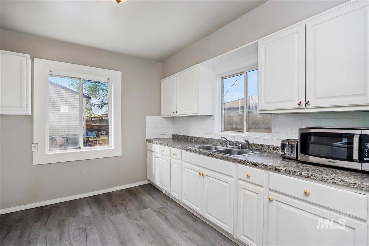 429 Wakefield St., Twin Falls, Idaho 83301, 2 Bedrooms, 1 Bathroom, Residential For Sale, Price $209,900,MLS 98980169