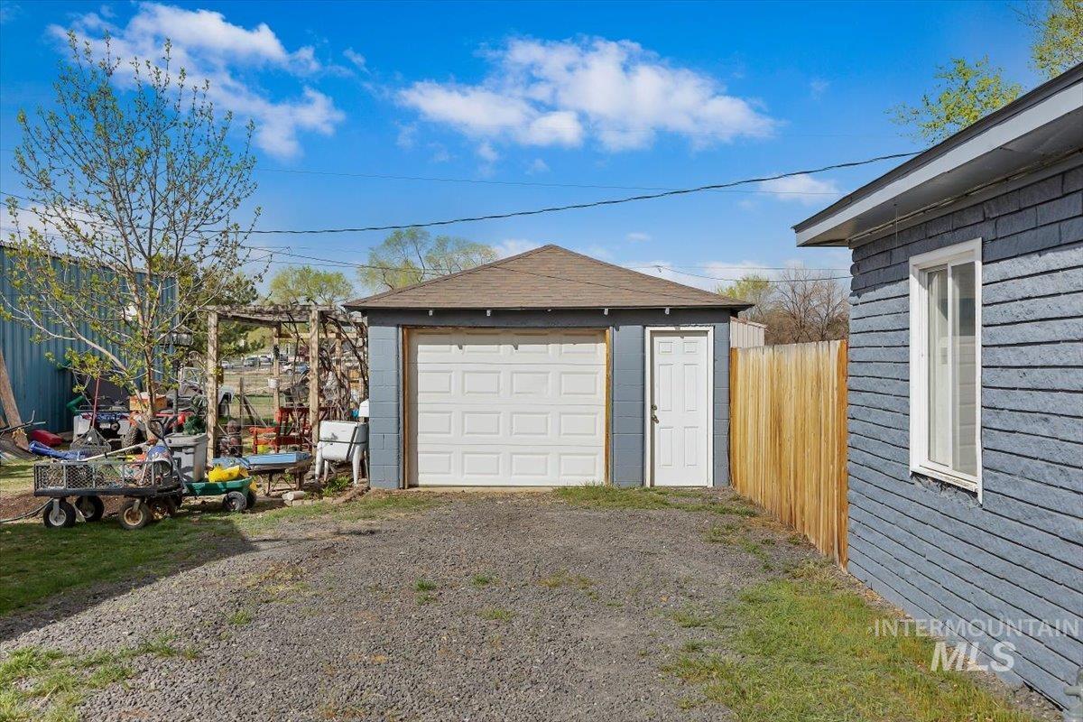 429 Wakefield St., Twin Falls, Idaho 83301, 2 Bedrooms, 1 Bathroom, Residential For Sale, Price $209,900,MLS 98980169