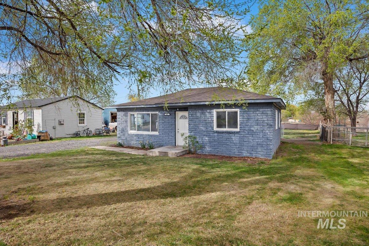 429 Wakefield St., Twin Falls, Idaho 83301, 2 Bedrooms, 1 Bathroom, Residential For Sale, Price $209,900,MLS 98980169