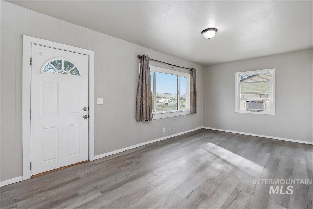 429 Wakefield St., Twin Falls, Idaho 83301, 2 Bedrooms, 1 Bathroom, Residential For Sale, Price $209,900,MLS 98980169