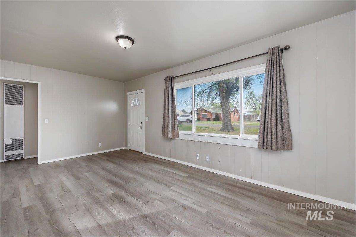 429 Wakefield St., Twin Falls, Idaho 83301, 2 Bedrooms, 1 Bathroom, Residential For Sale, Price $209,900,MLS 98980169