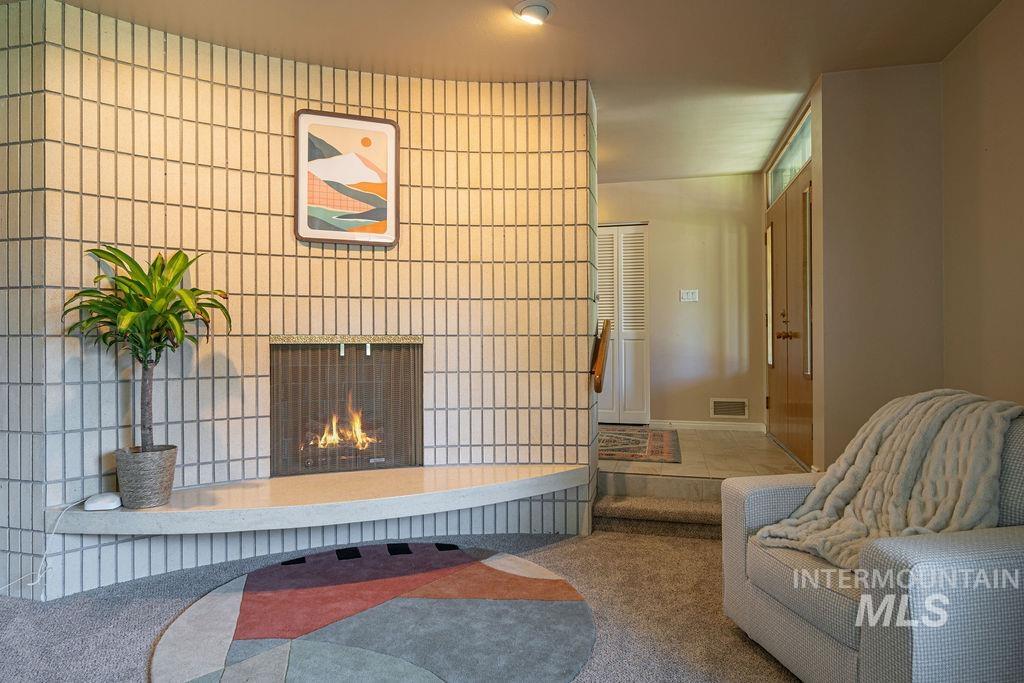 2138 Hillcrest Drive, Twin Falls, Idaho 83301, 2 Bedrooms, 2 Bathrooms, Residential For Sale, Price $419,000,MLS 98980170