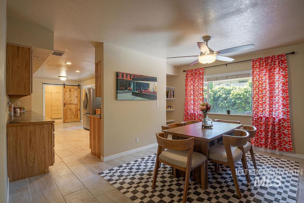 2138 Hillcrest Drive, Twin Falls, Idaho 83301, 2 Bedrooms, 2 Bathrooms, Residential For Sale, Price $419,000,MLS 98980170